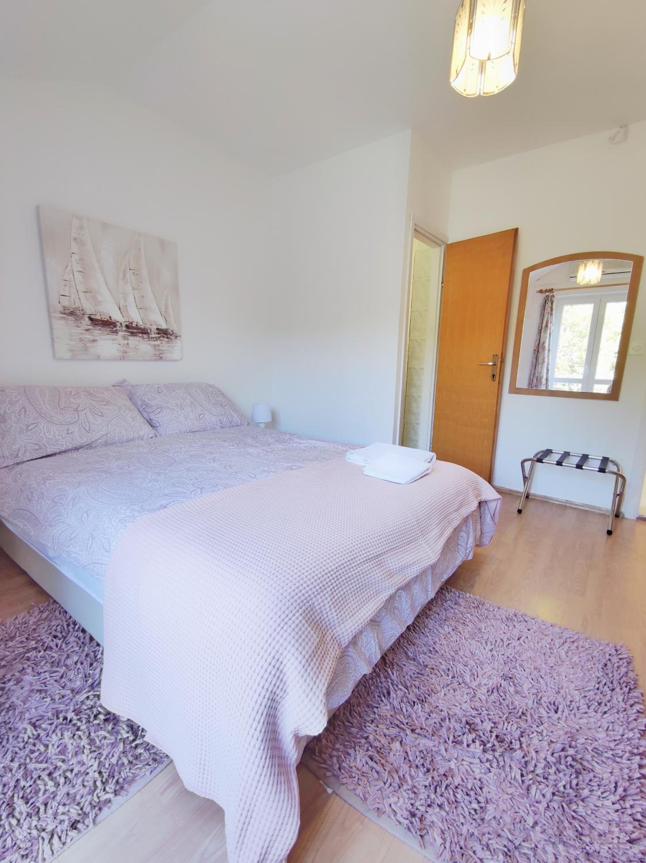 Double Room with Balcony - Photo 3