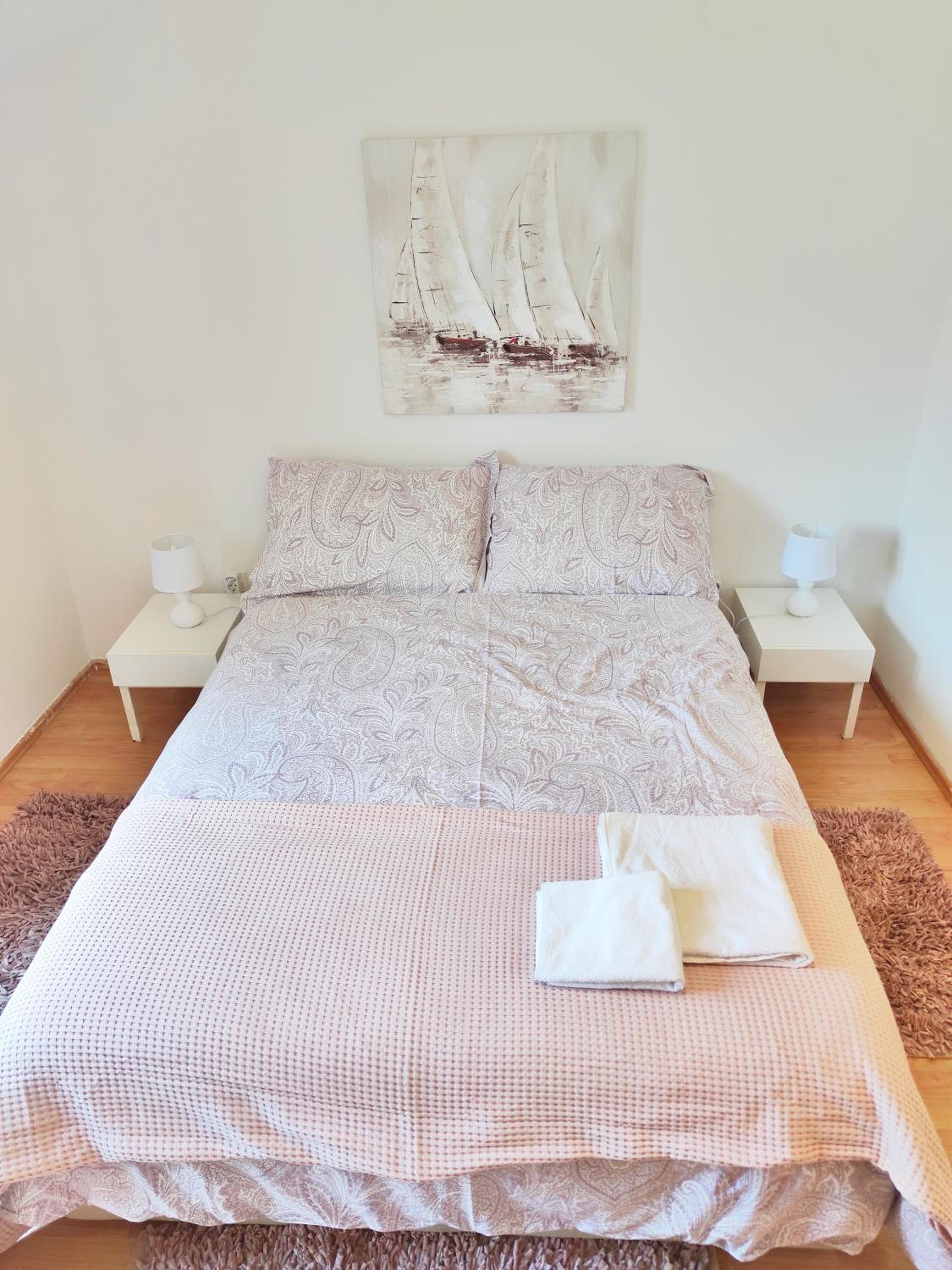 Double Room with Balcony - Photo 11
