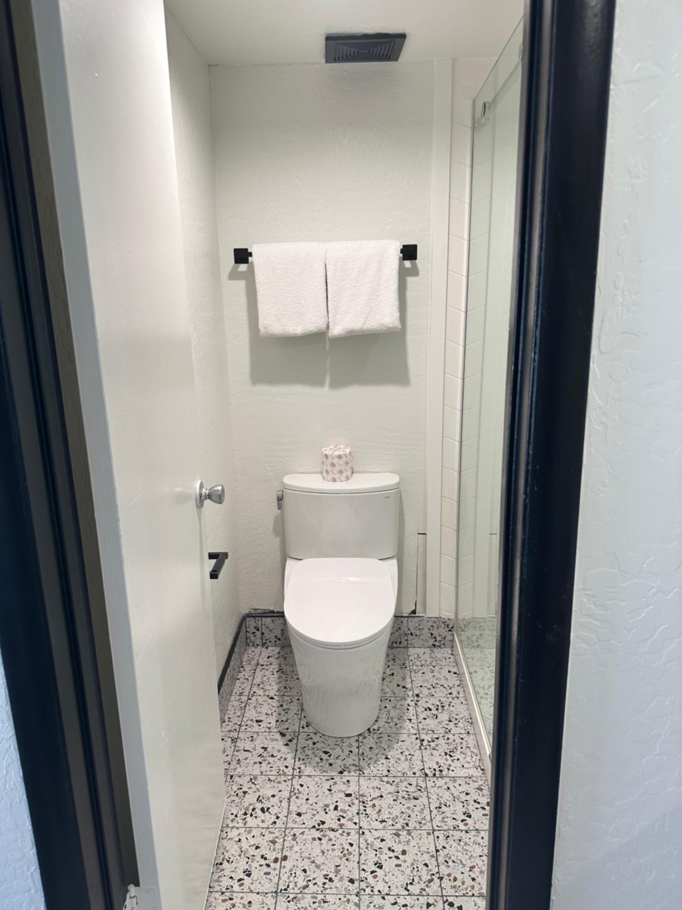King Room - Disability Access photo 3
