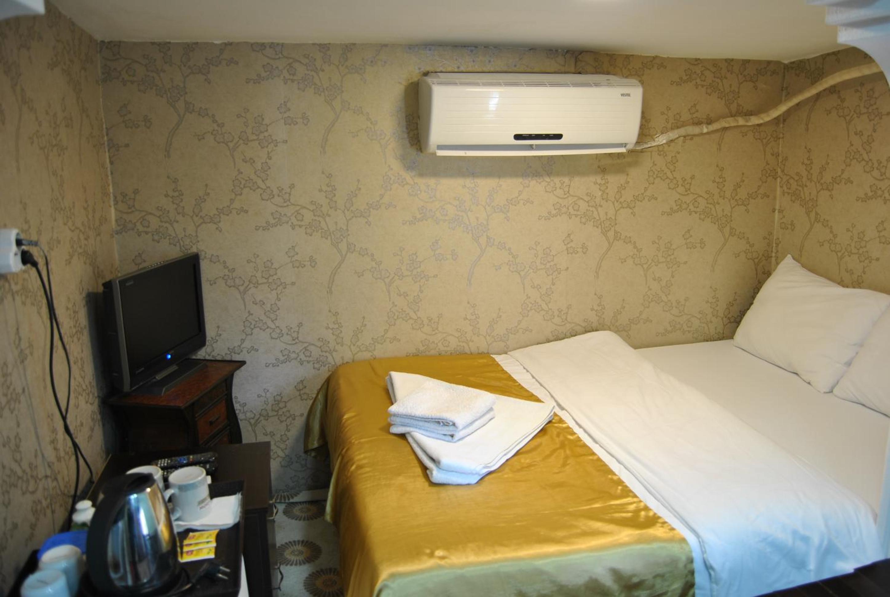 Budget Single Room photo 2