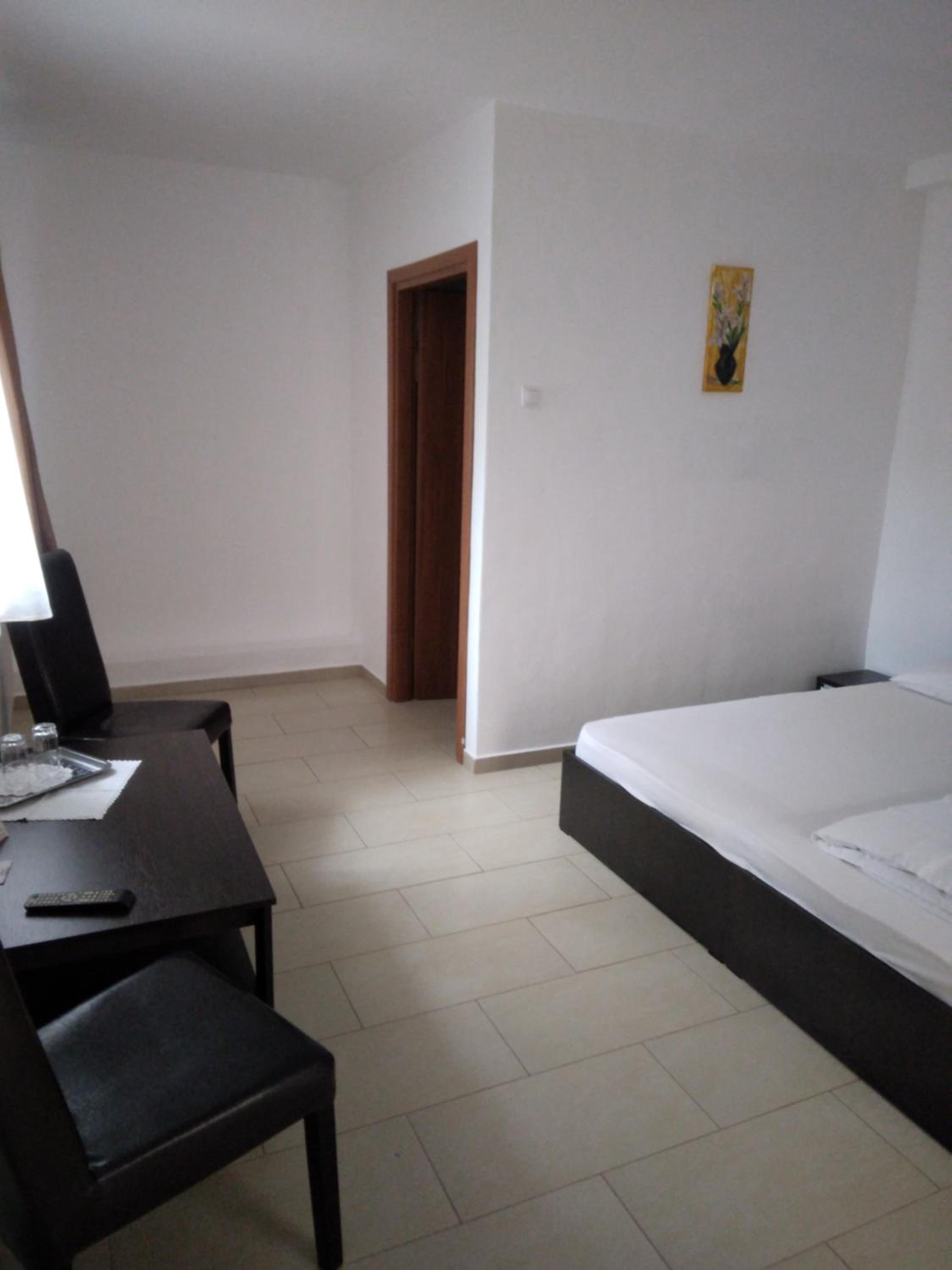 Standard Double Room photo 2