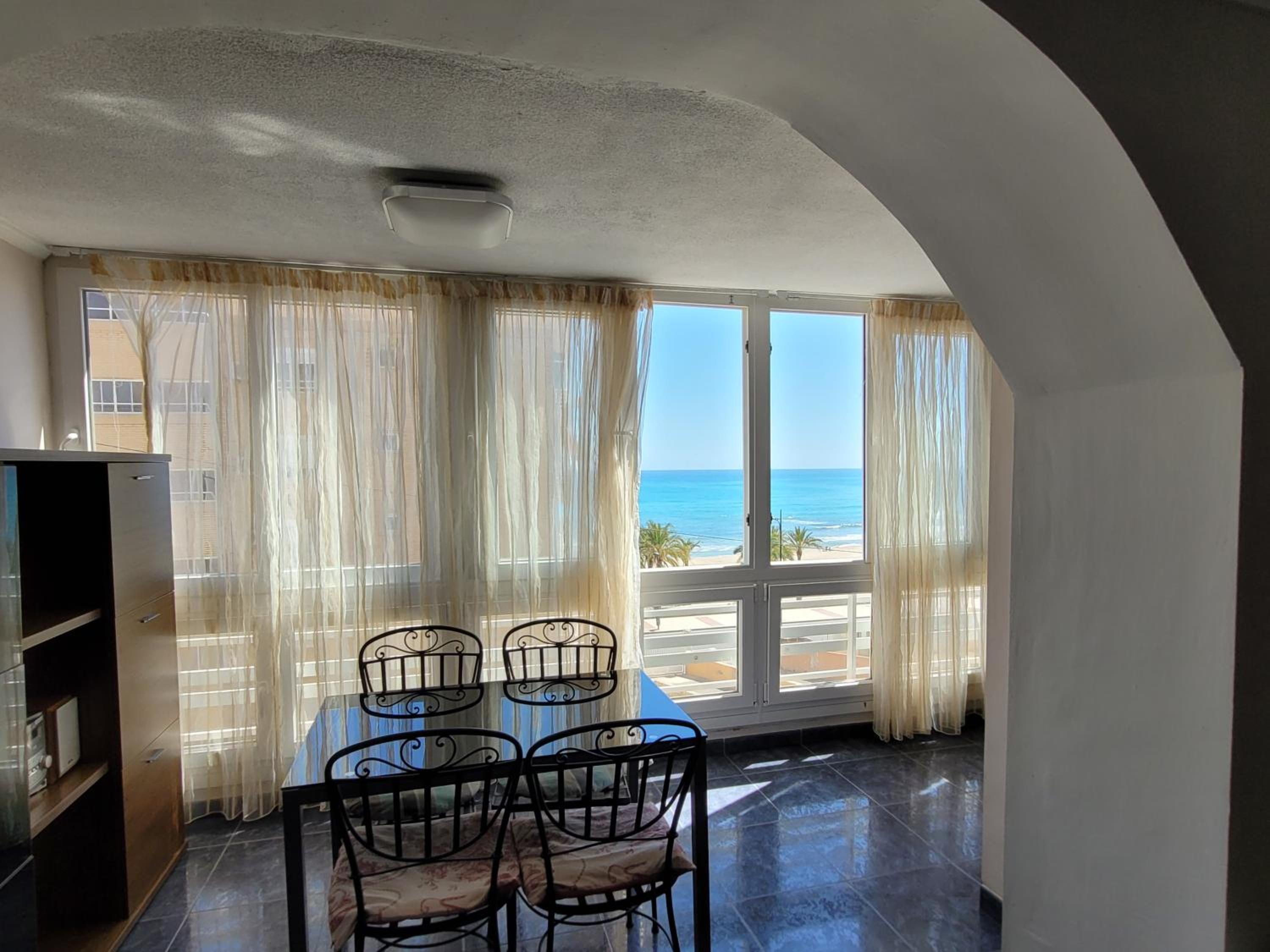 Apartment with Sea View - Photo 9