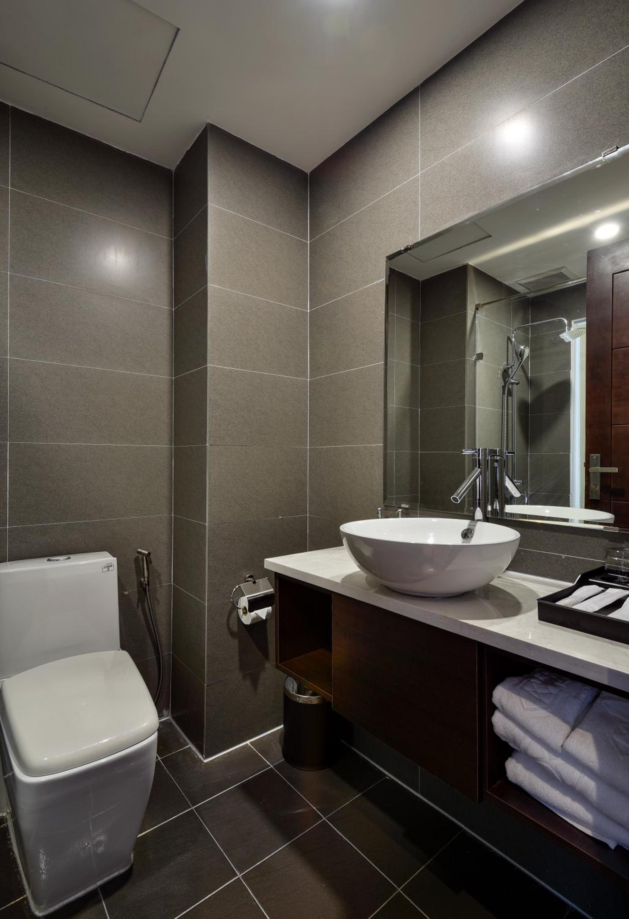 Twin Room With Bath