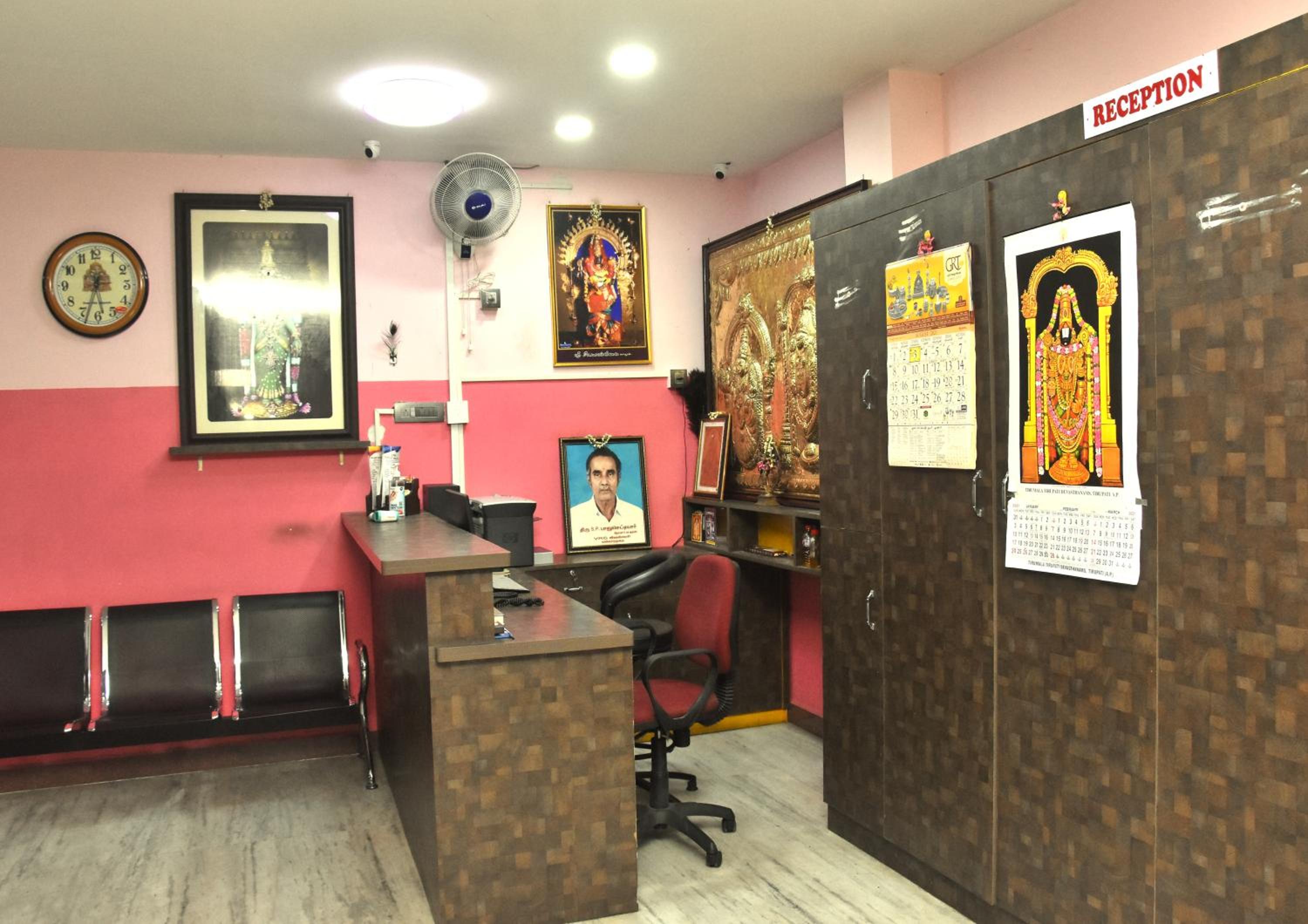 Deluxe King Room - Photo 15