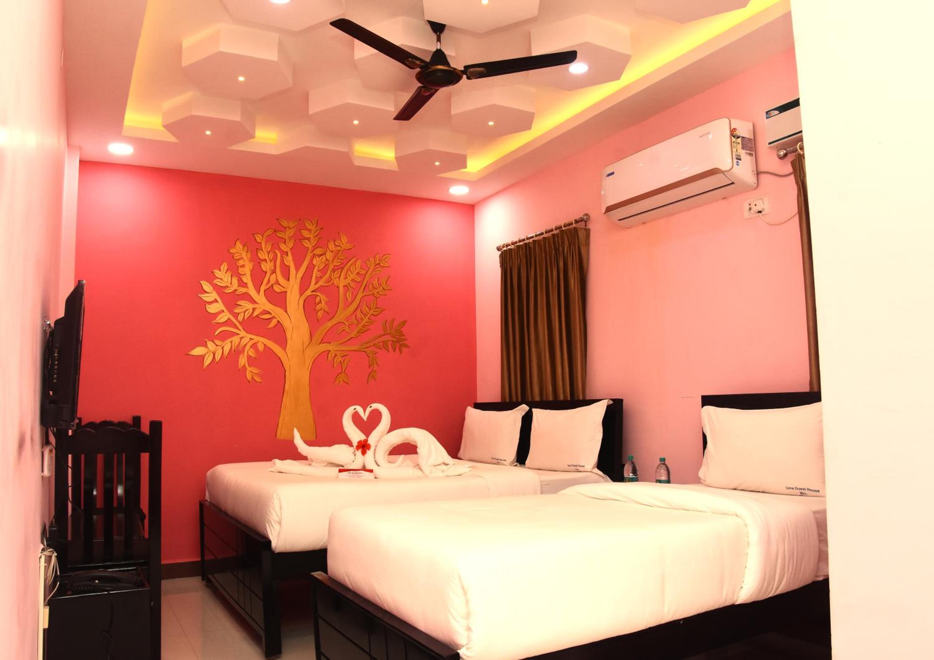 Deluxe King Room - Photo 16
