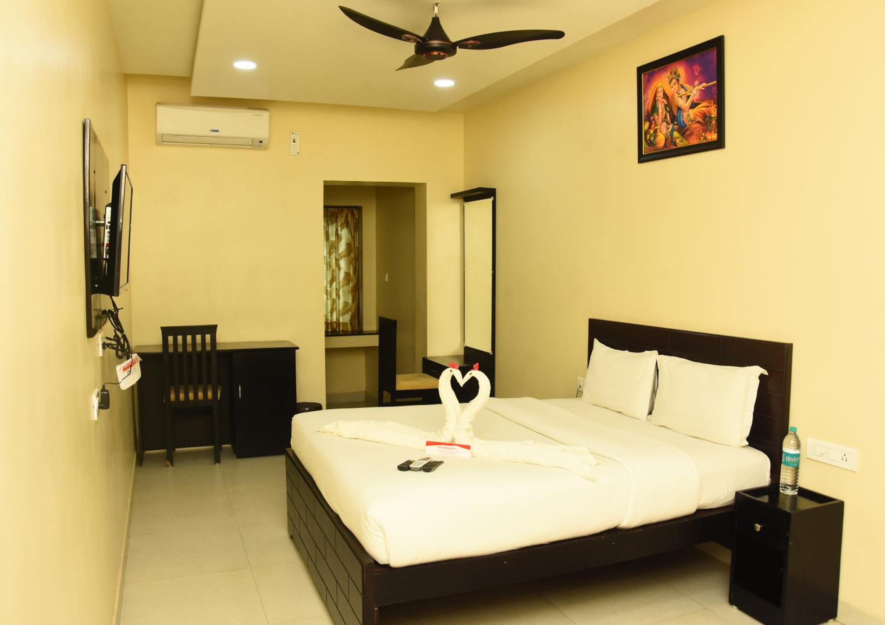 Standard Double Room with Fan - Photo 6