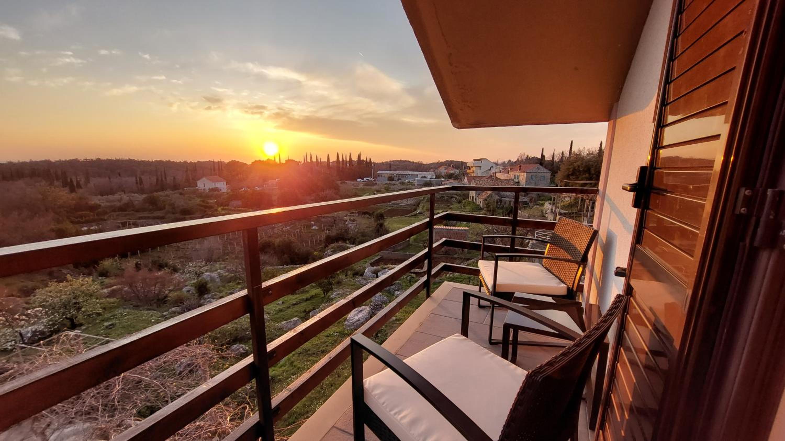 One Bedroom Apartment with Balcony photo 2