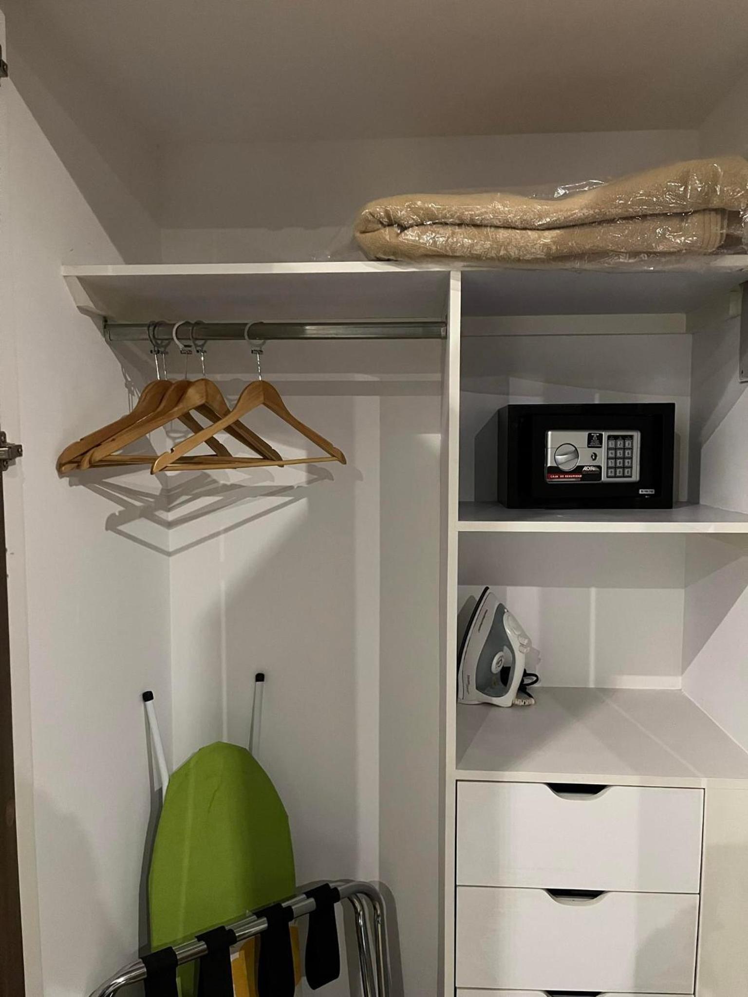 Standard Twin Room - Photo 3