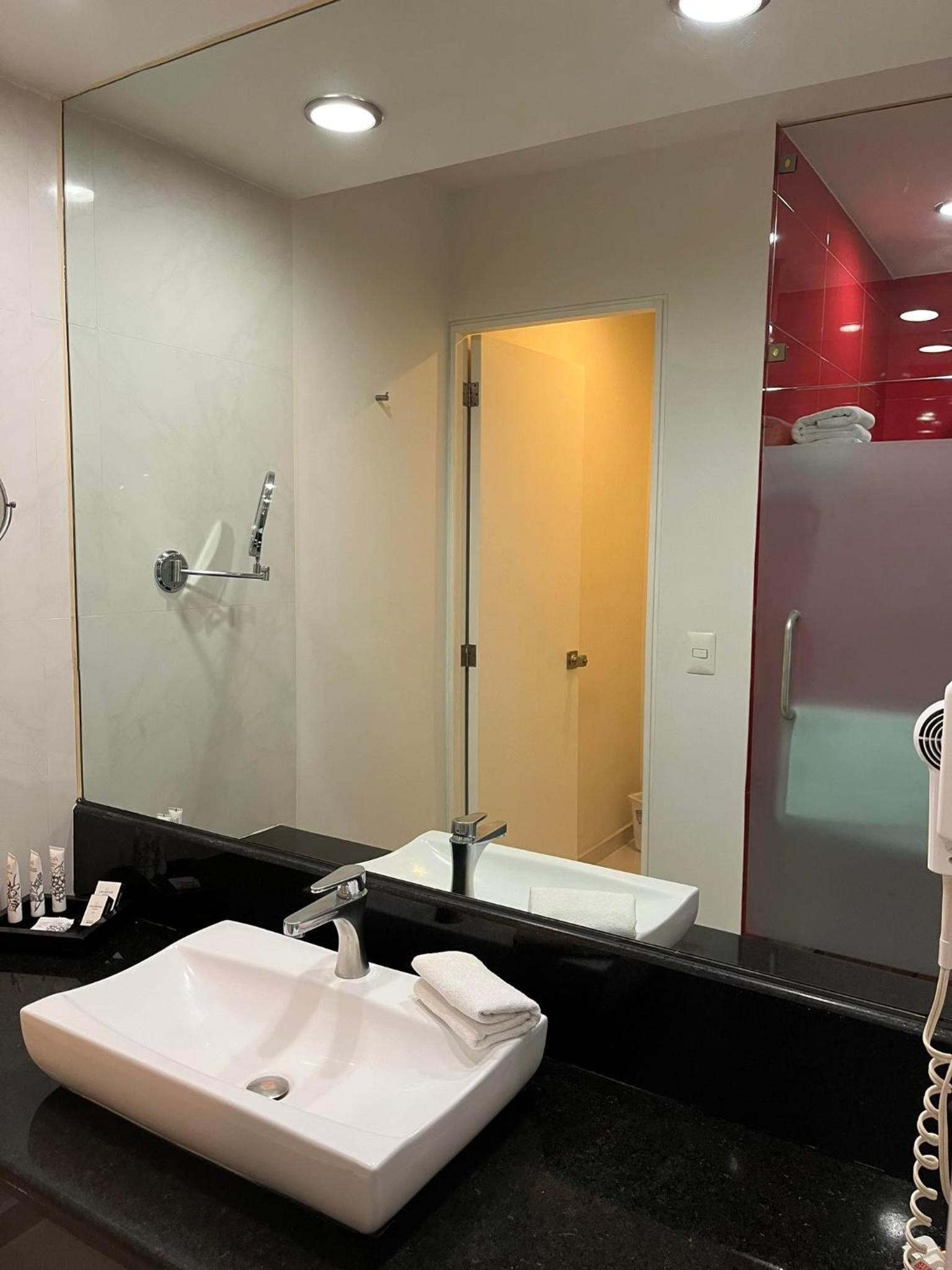 Standard Twin Room - Photo 5