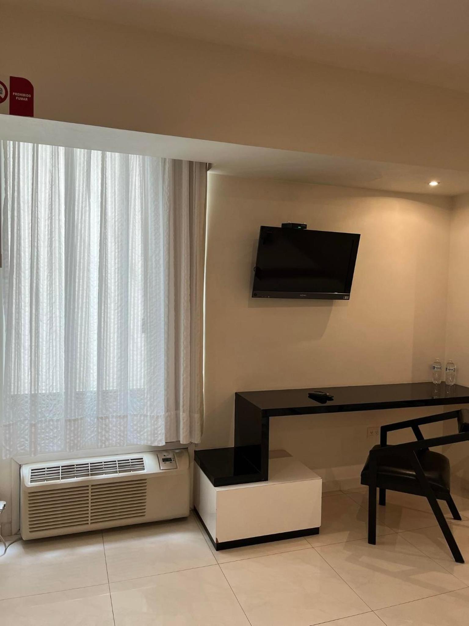 Standard Twin Room - Photo 10