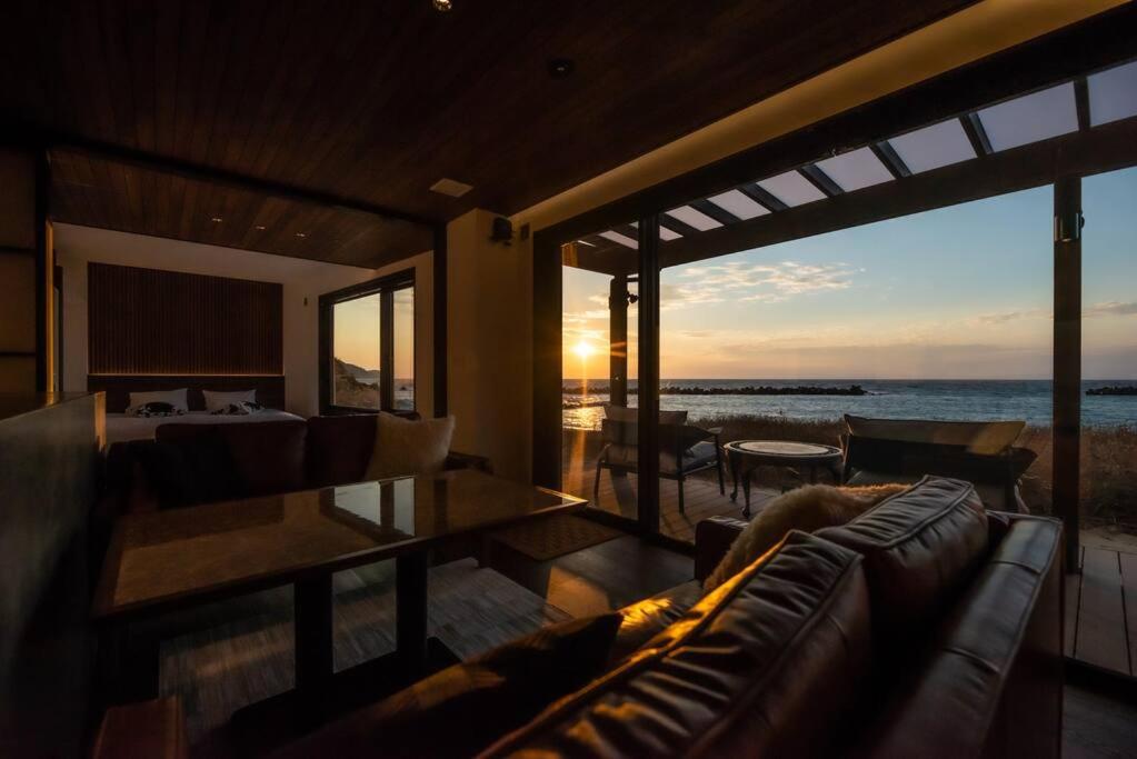 Three-Bedroom Villa with Open Air Jacuzzi photo 2