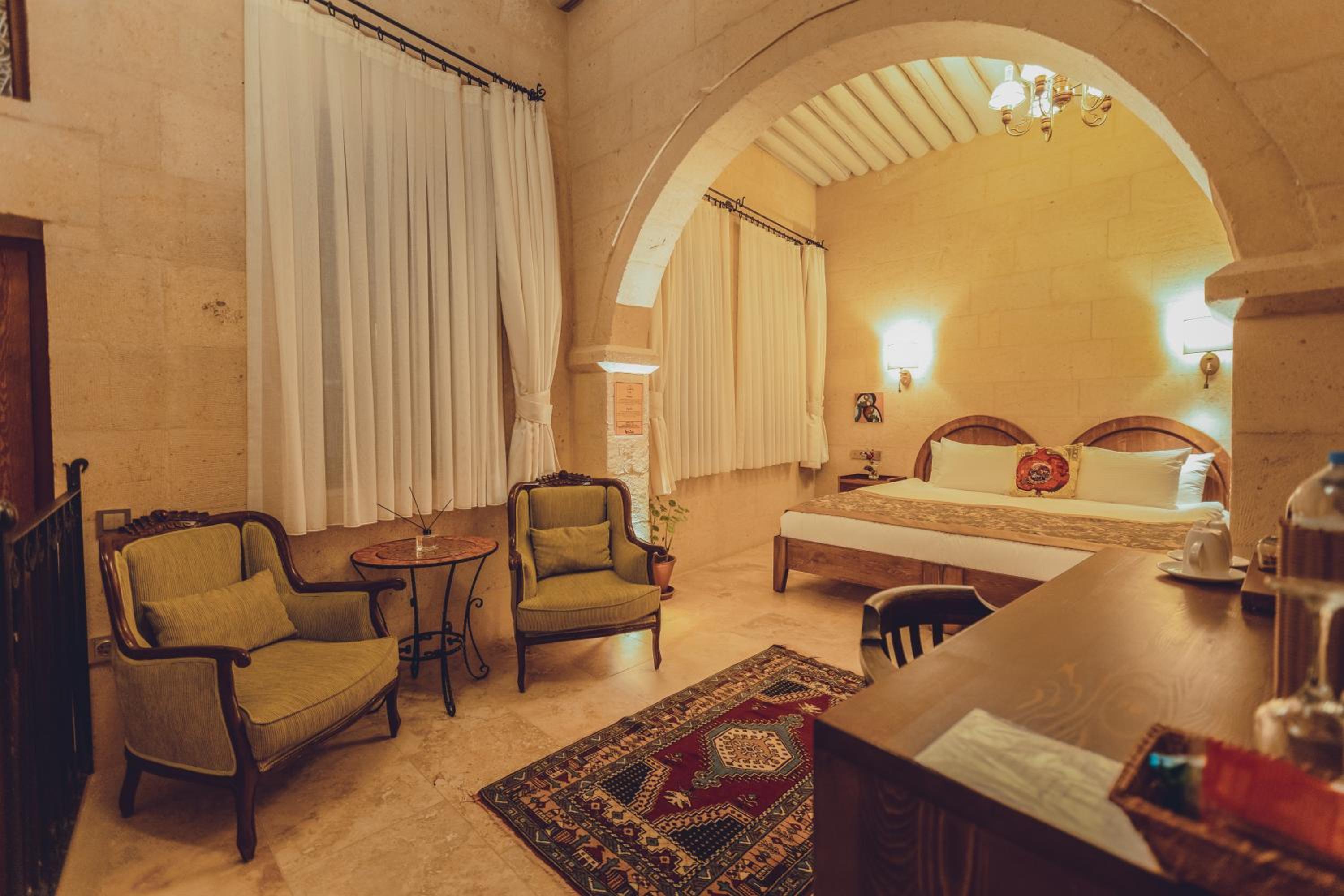Deluxe King Room - Photo 3