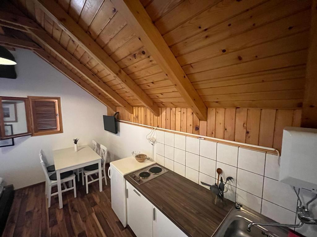 Studio Apartment - Photo 3