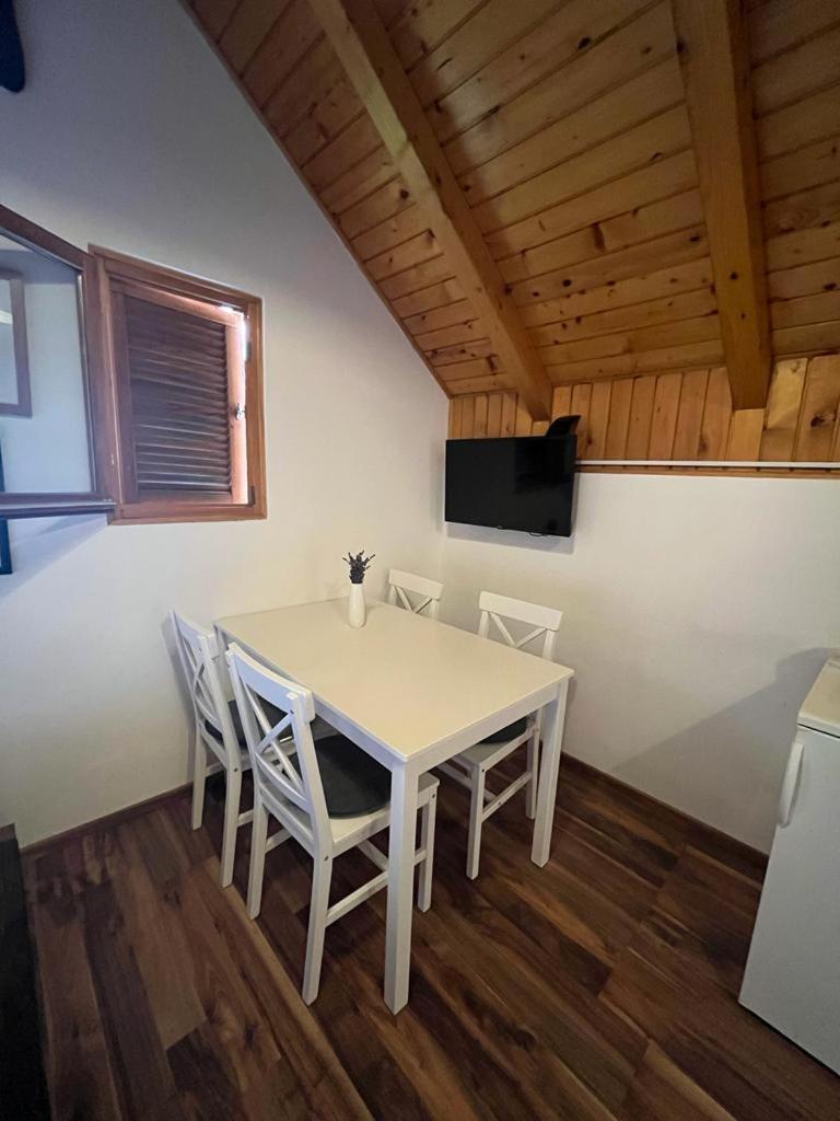 Studio Apartment - Photo 5