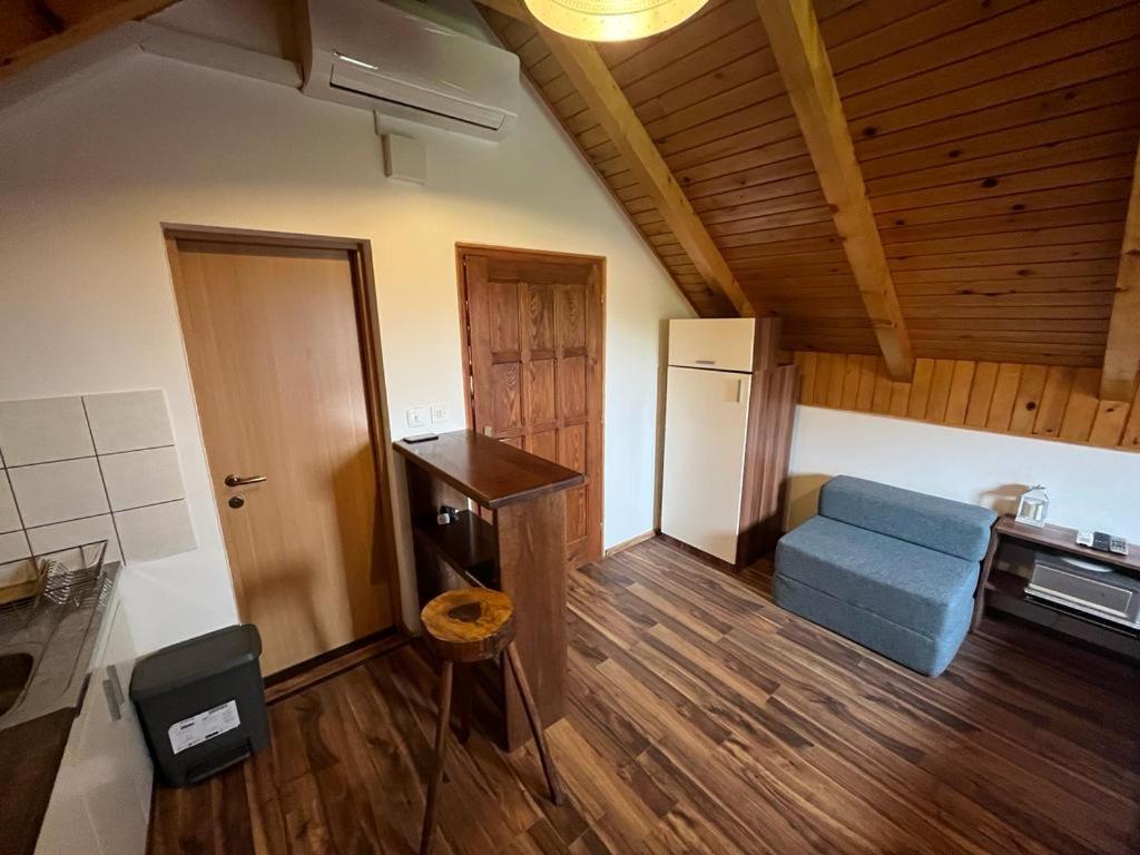 Studio Apartment - Photo 10