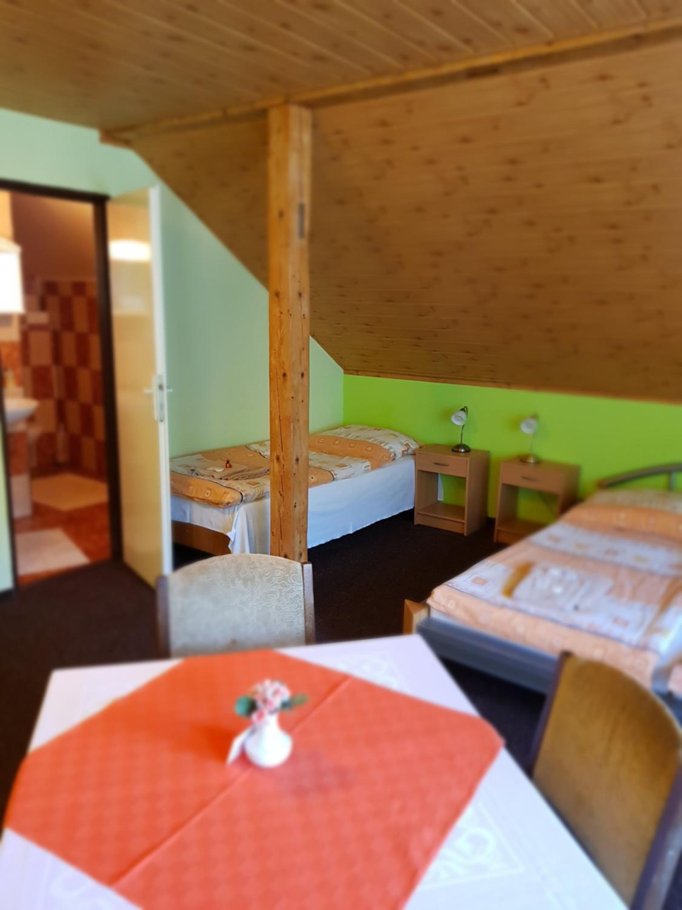 Quadruple Room with Private Bathroom photo 1