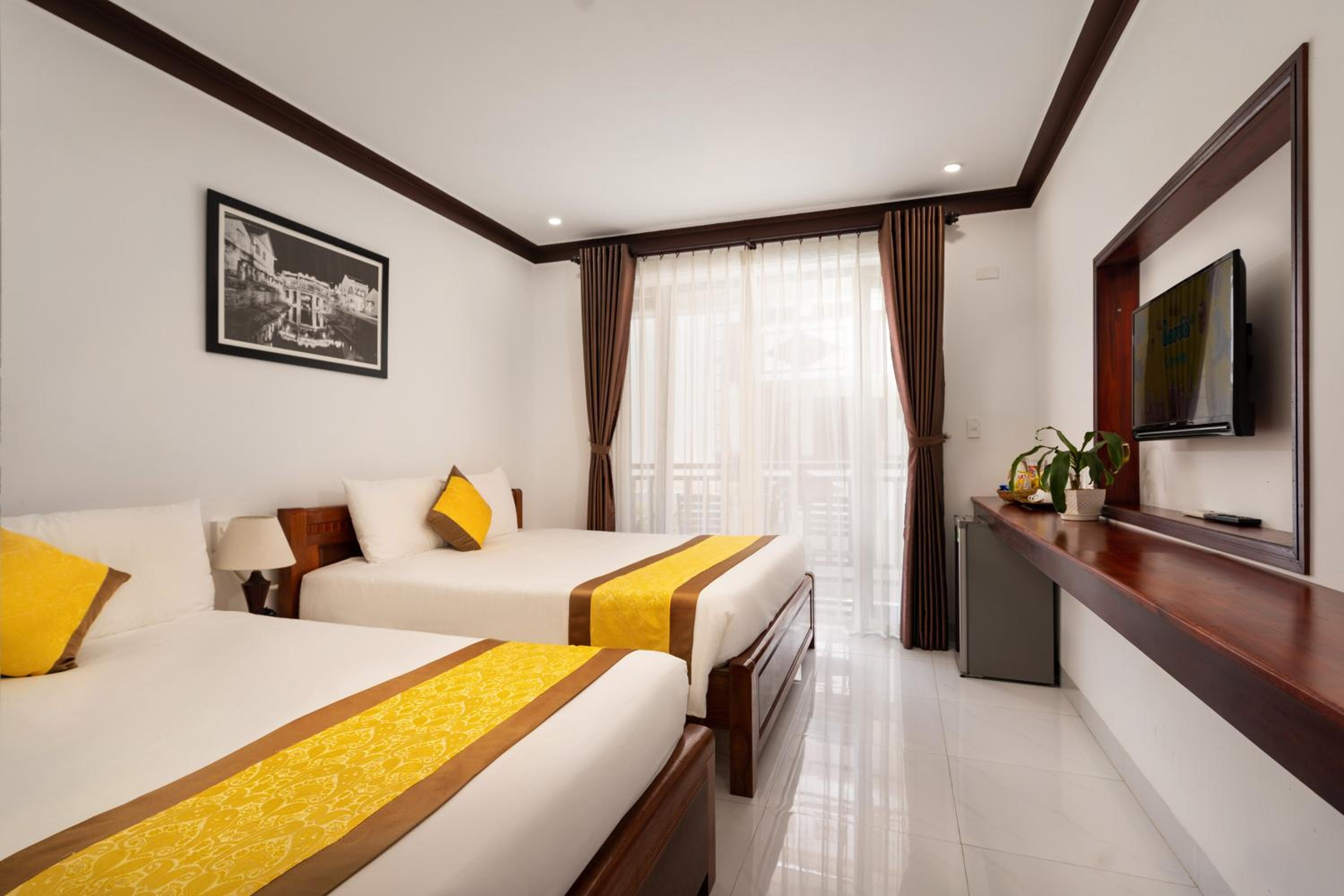 Deluxe Double or Twin Room with Pool View - Photo 7
