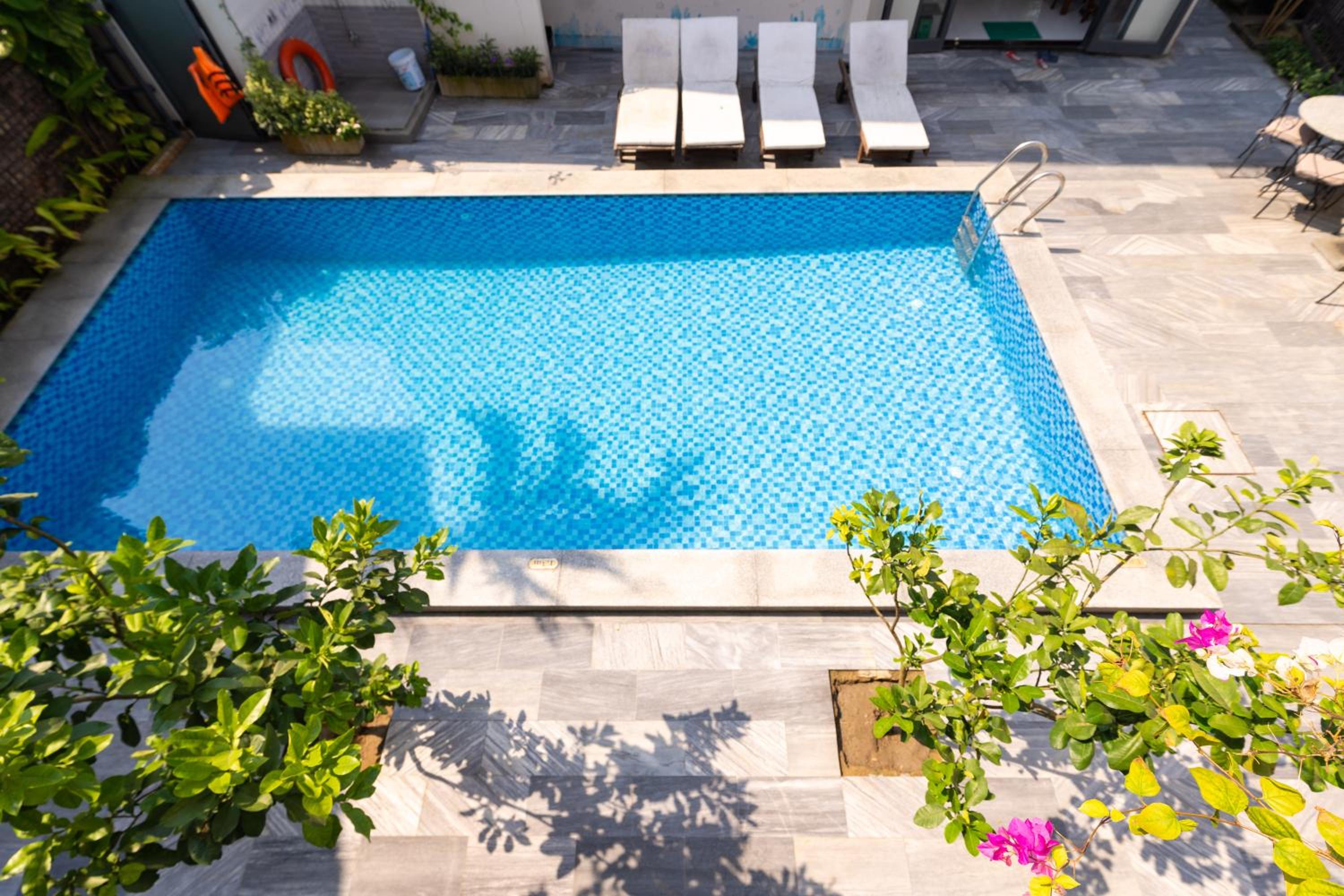 Deluxe Double or Twin Room with Pool View - Photo 11