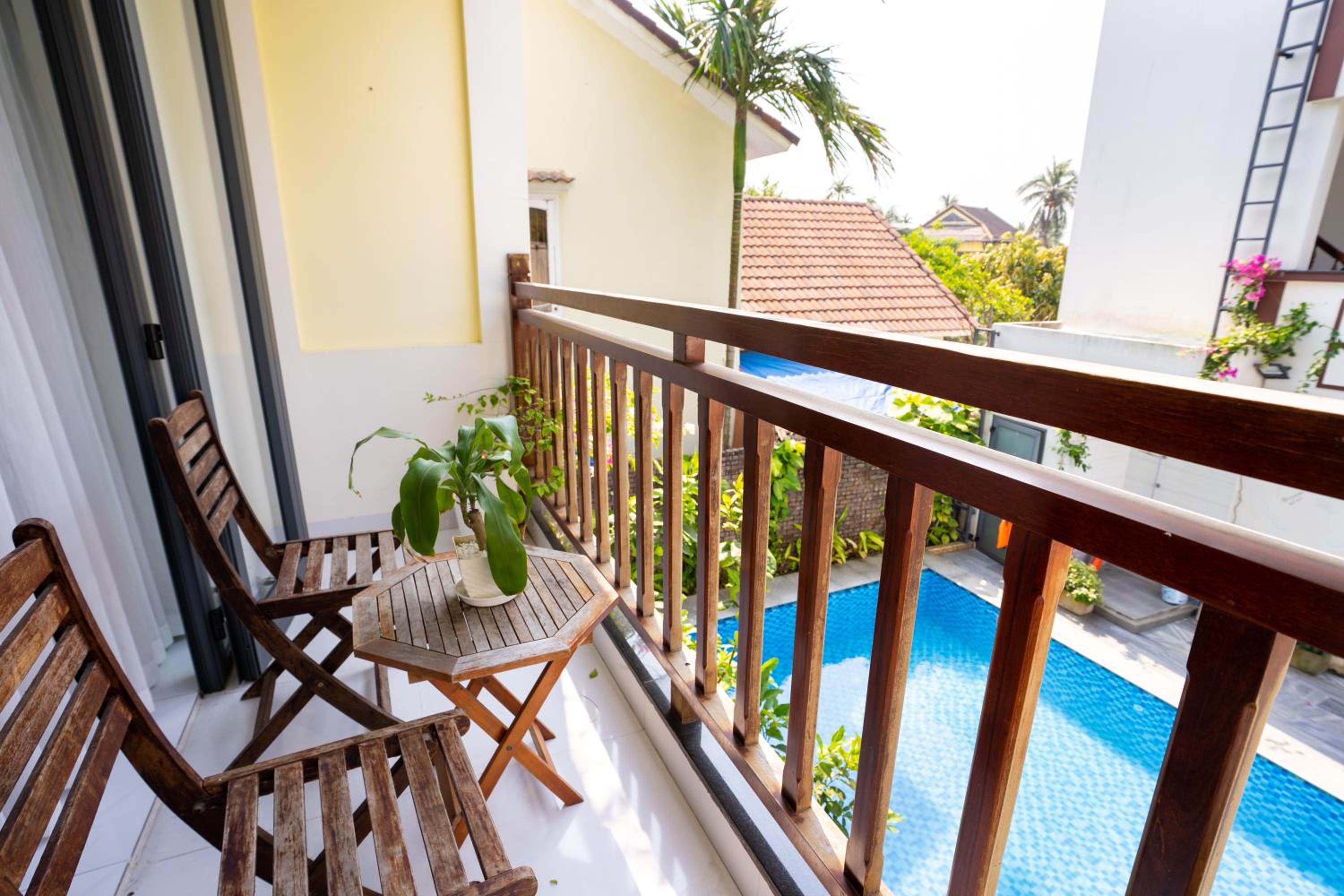 Deluxe Double or Twin Room with Pool View - Photo 12