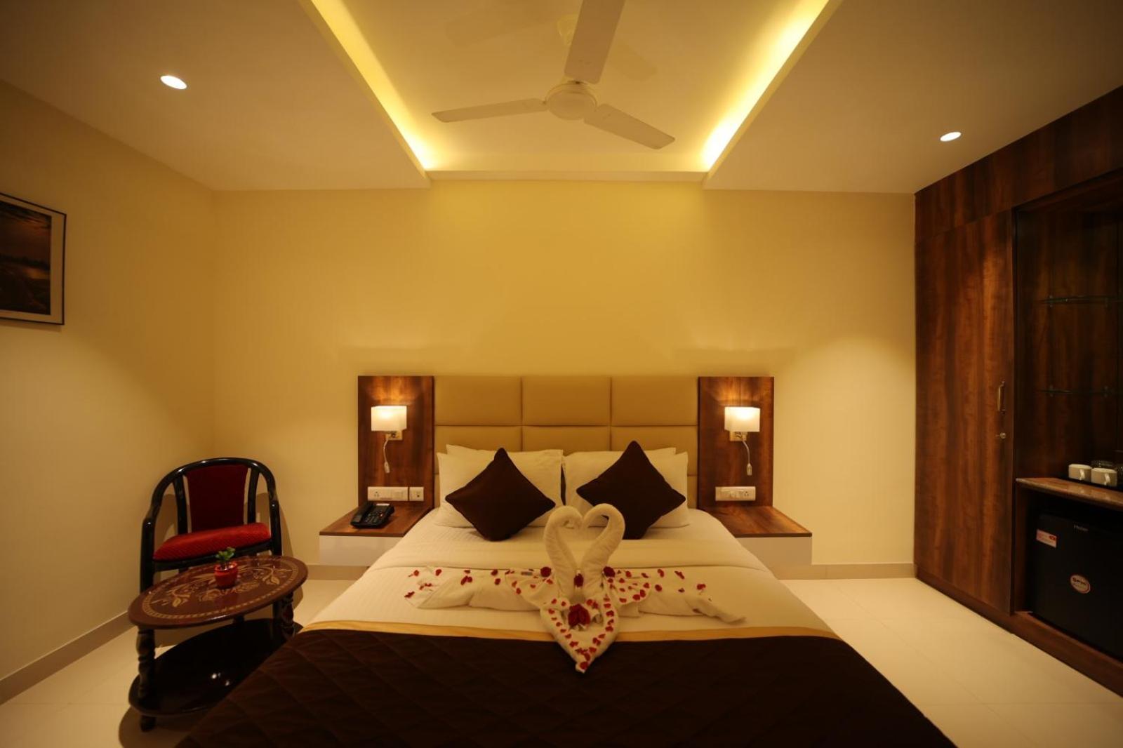 Deluxe King Room photo 2