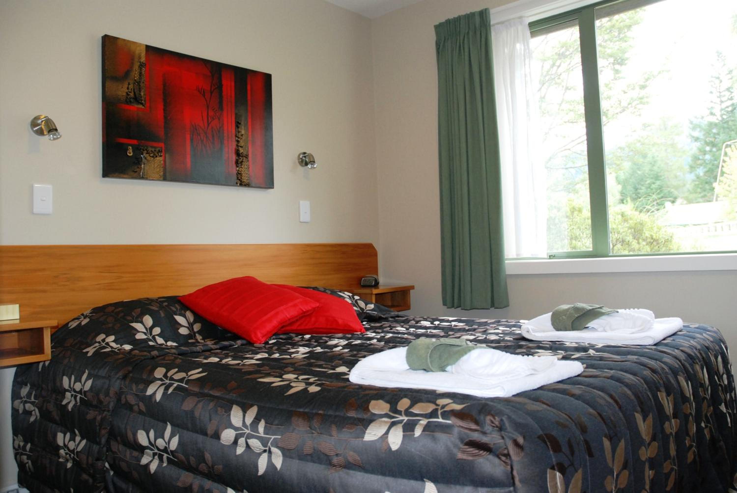 Two-Bedroom Chalet (5 Adults) - Photo 2