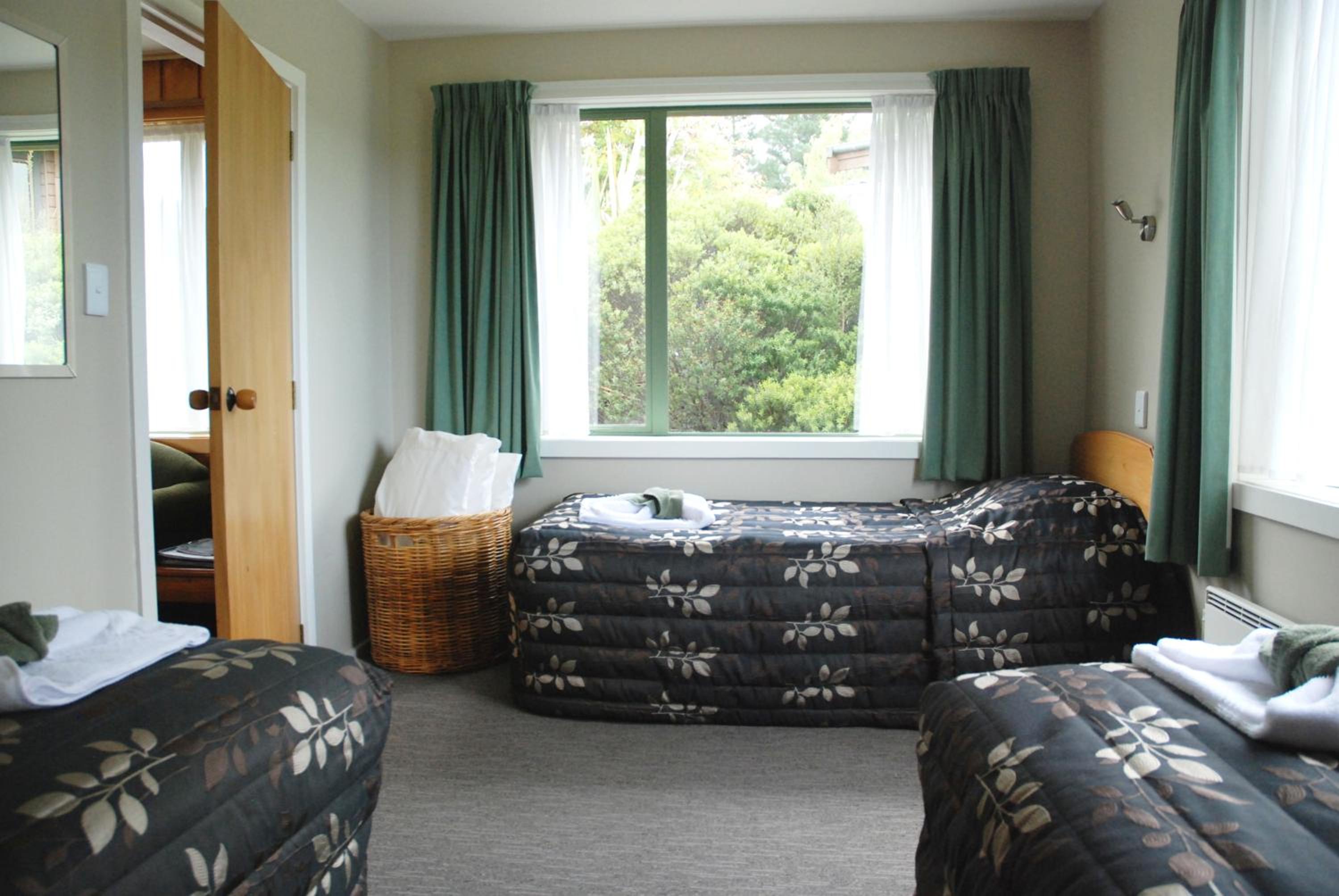 Two-Bedroom Chalet (5 Adults) - Photo 9