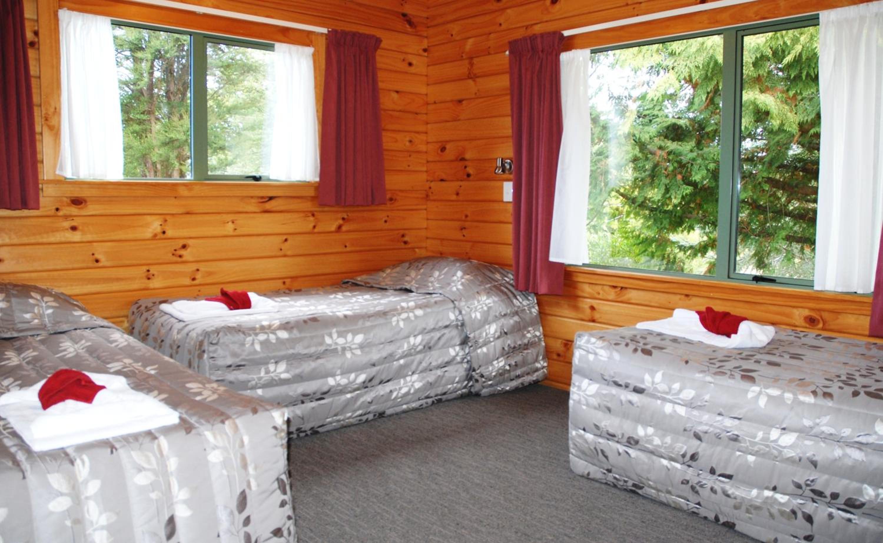 Two-Bedroom Chalet (6 Adults) - Photo 4