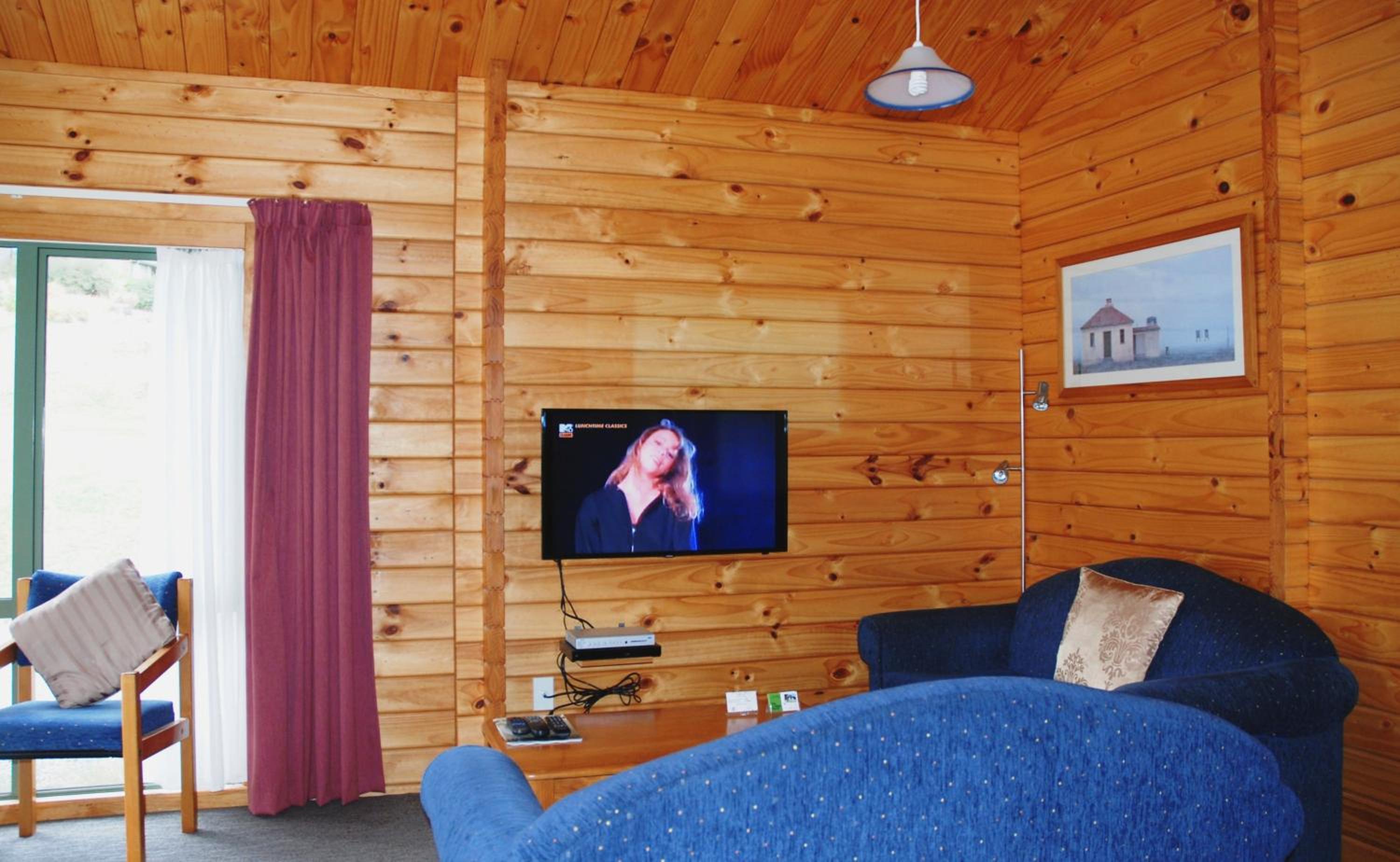 Two-Bedroom Chalet (6 Adults) - Photo 1