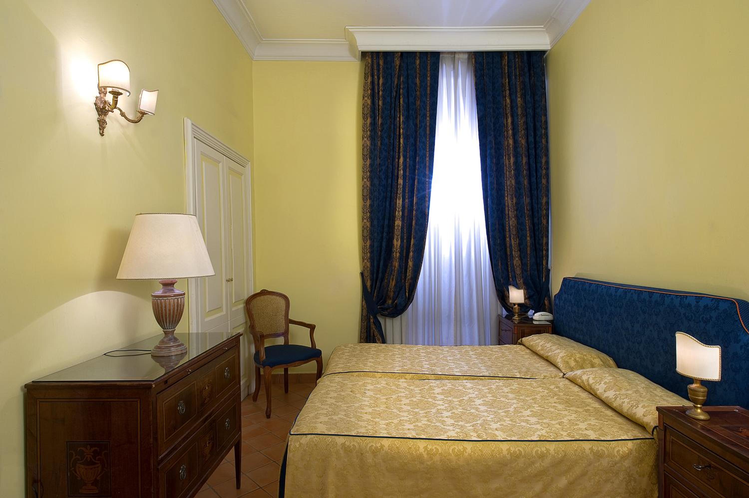 Standard Double or Twin Room - Photo 2