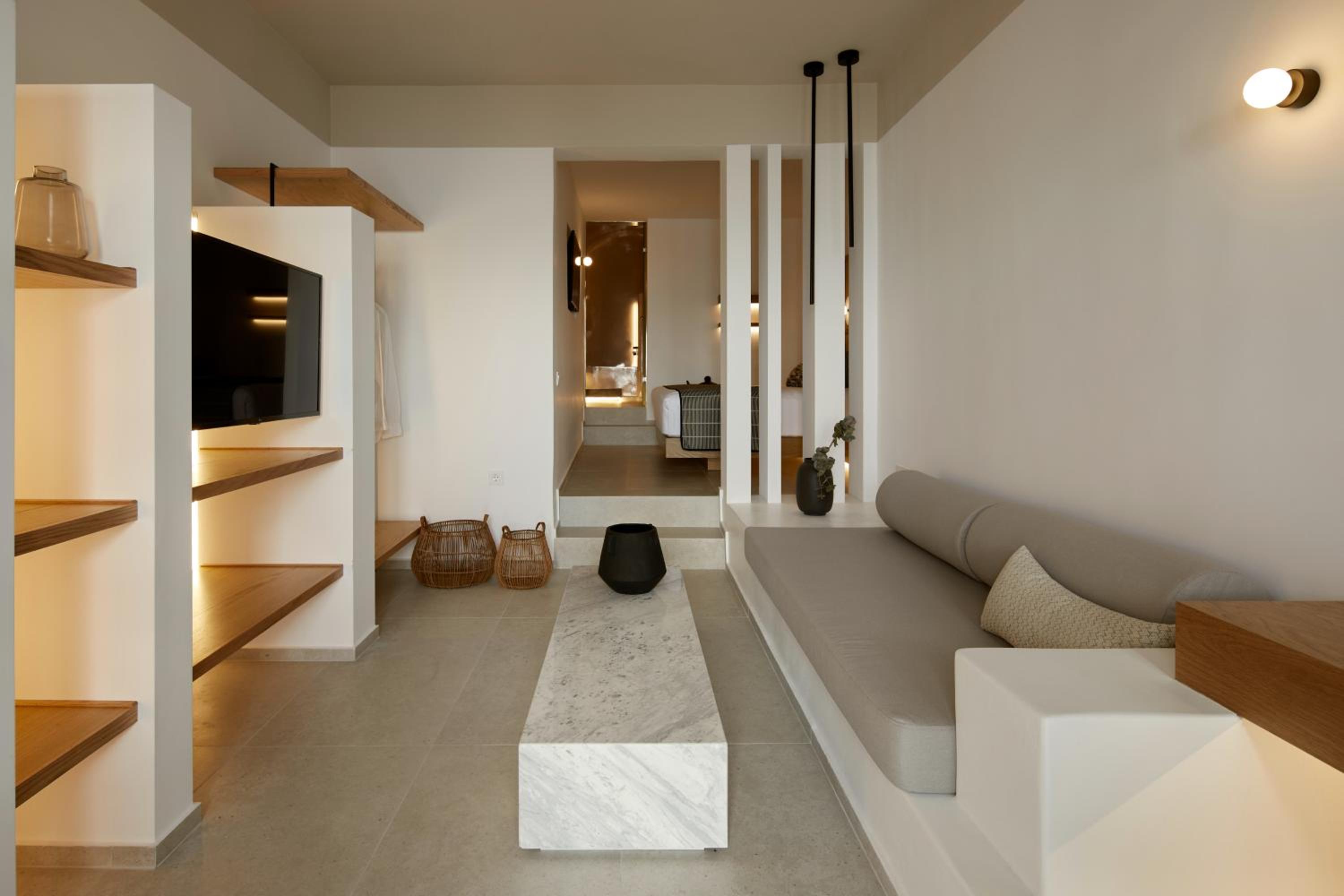 Honeymoon Suite with outdoor heated private Jacuzzi