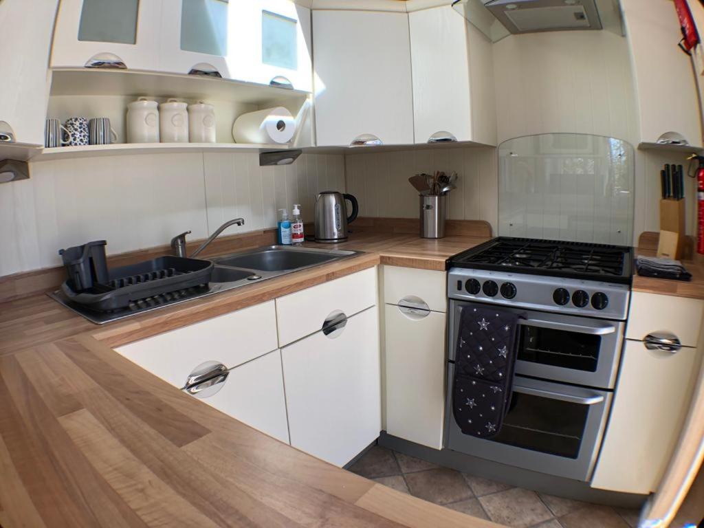 Mobile Home photo 3