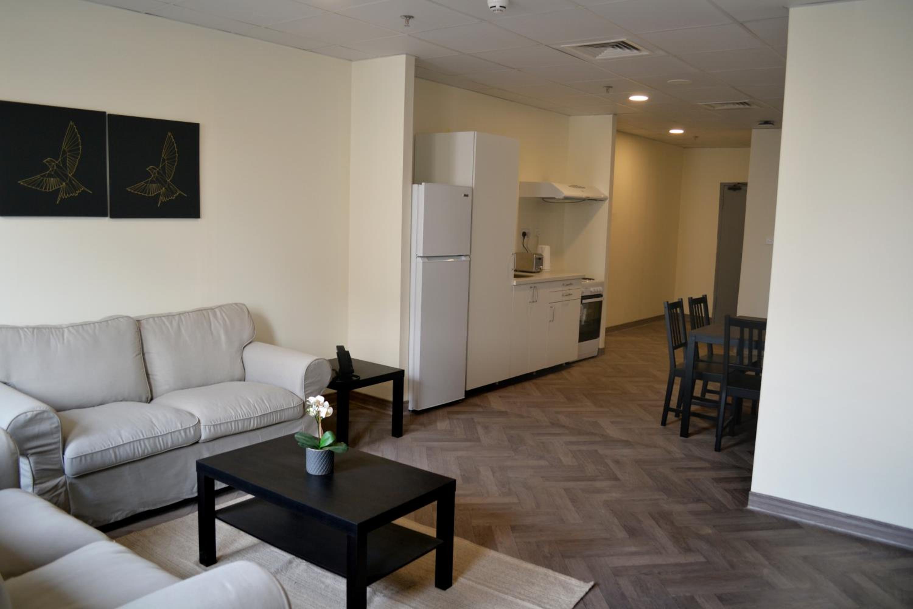 2 Bedroom Suite City View with Kitchen - Photo 3