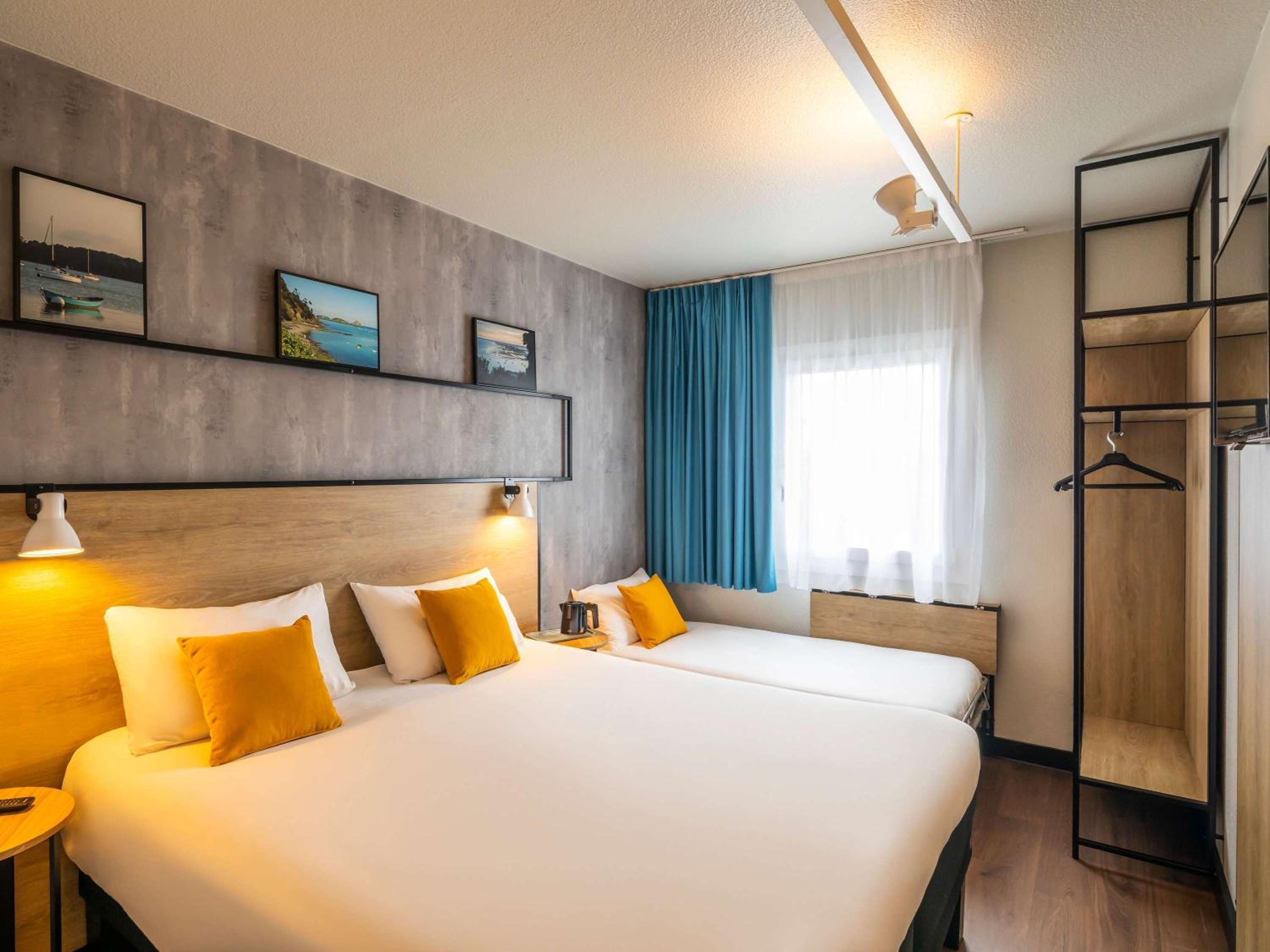 Triple Room with One Double Bed and One Single Bed - Photo 2