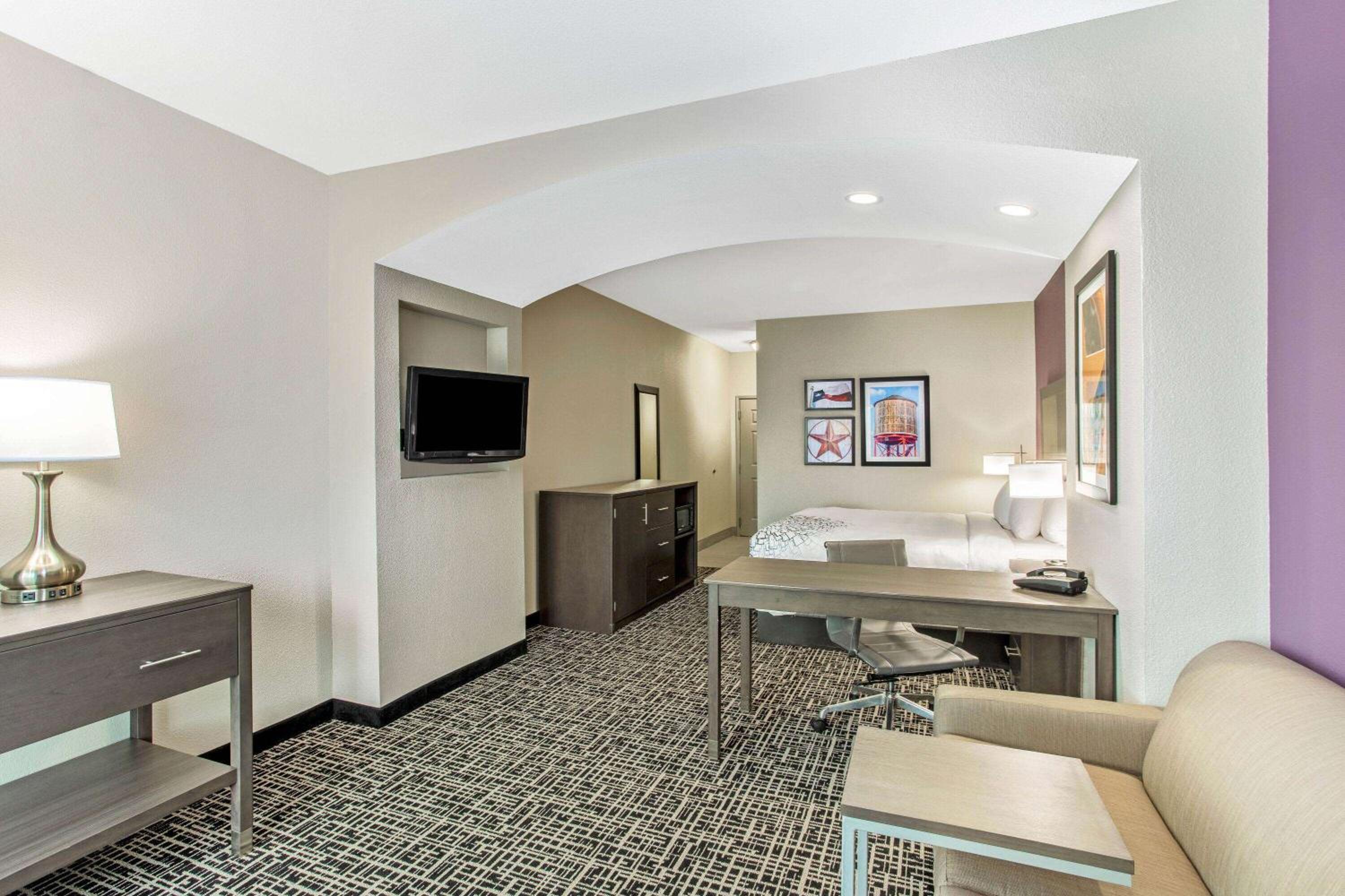 King Studio Suite - Non-Smoking - Photo 1