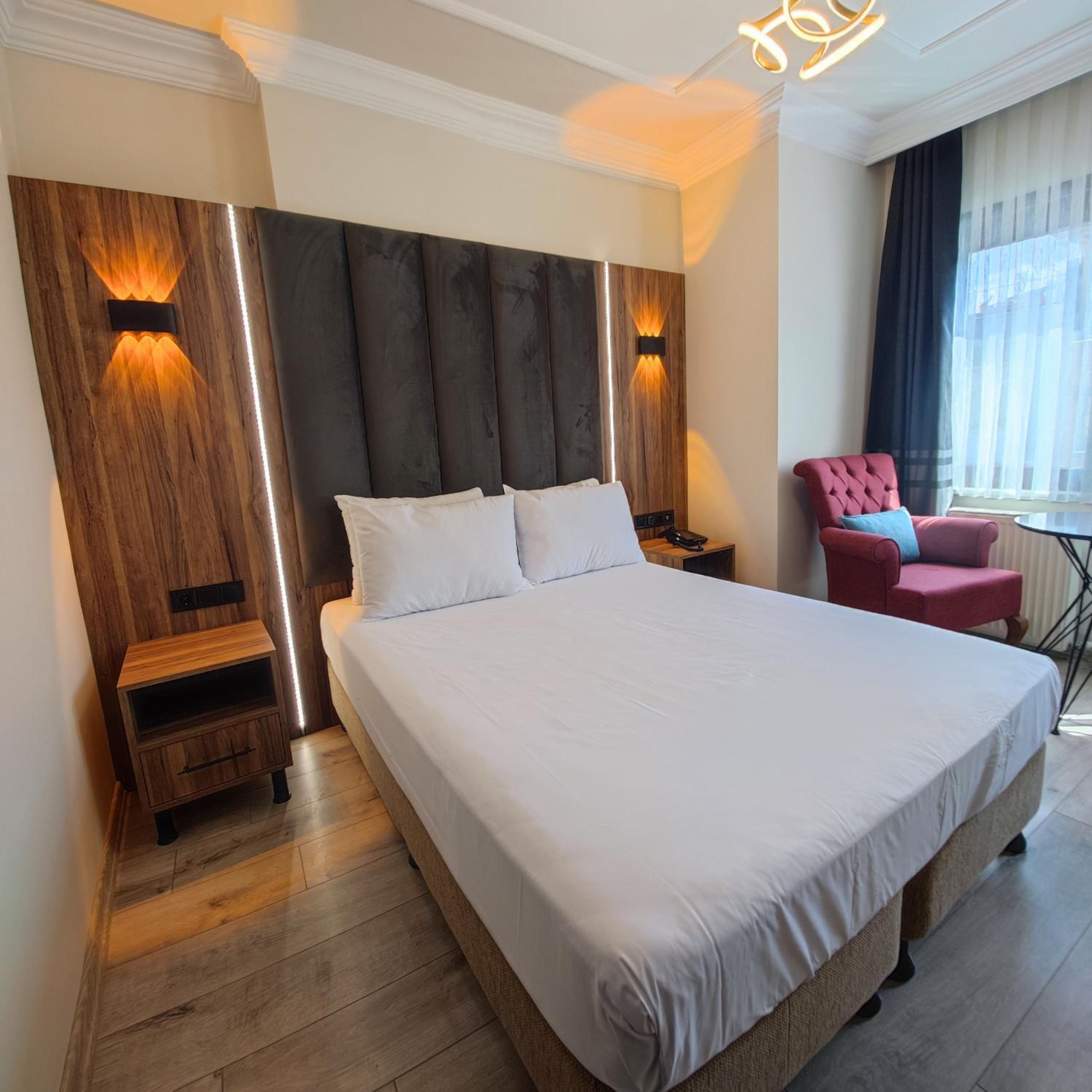 Economy Double Room photo 2