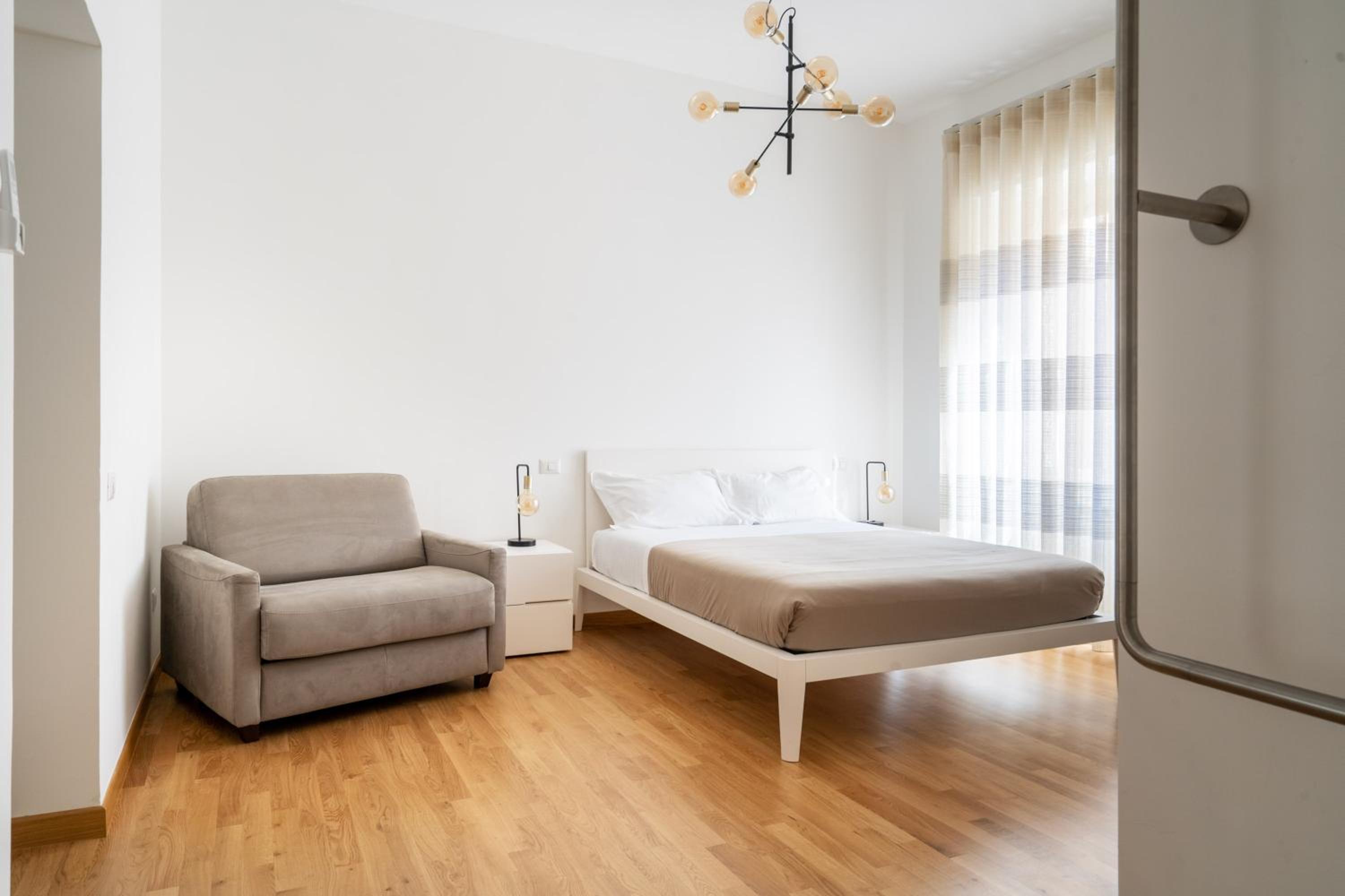 Double Room with Private Bathroom - Photo 1