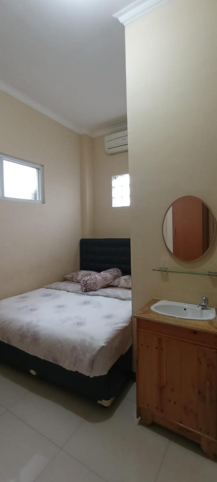 Deluxe Double Room (2 Adults + 1 Child) - Photo 4