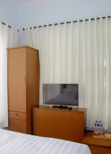Deluxe Double Room (2 Adults + 1 Child) - Photo 1