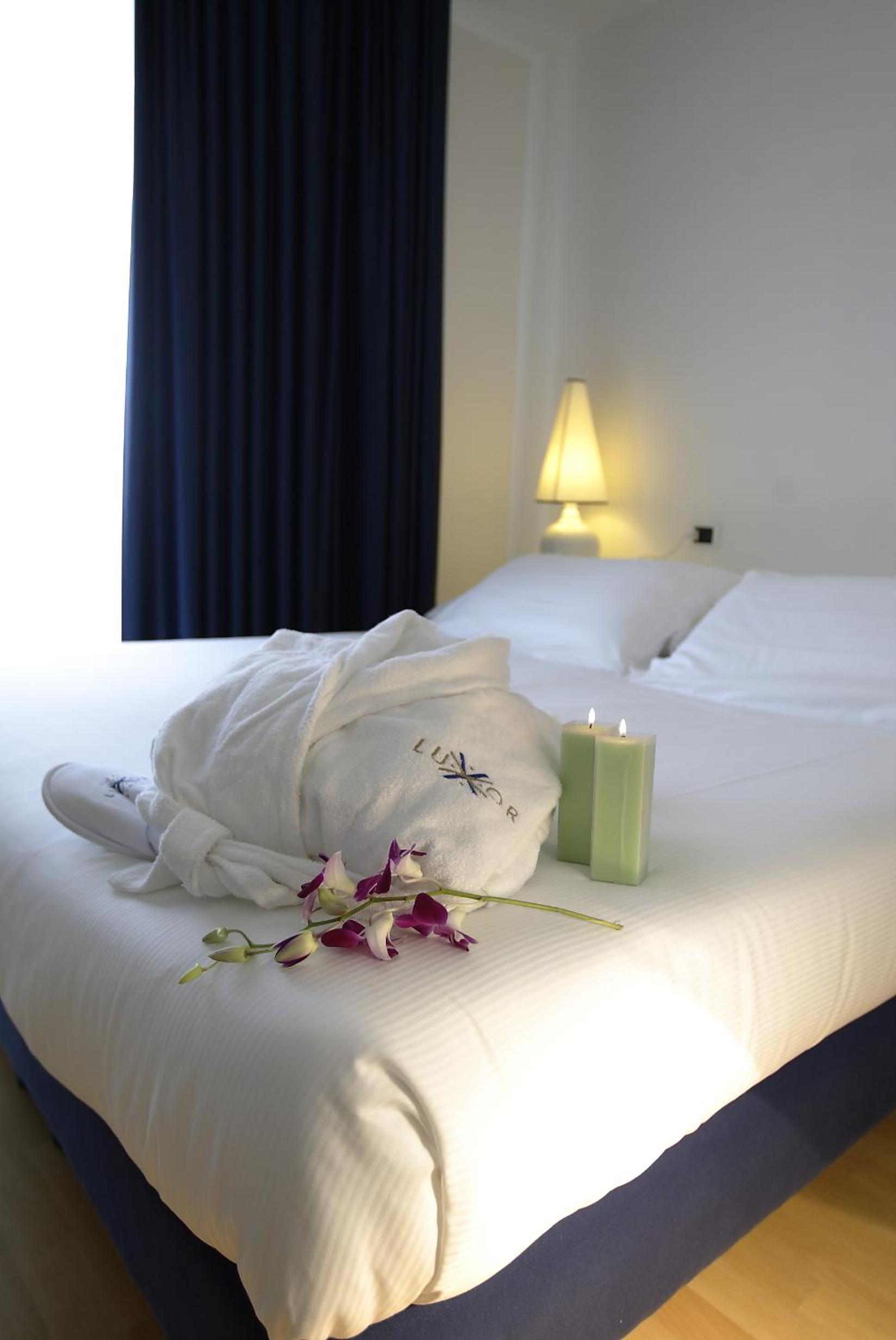 Superior Double or Twin Room - Photo 8