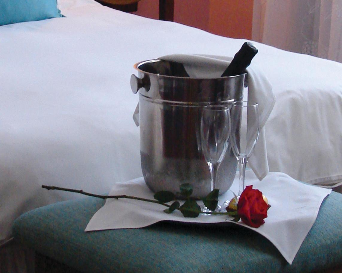 Honeymoon Suite photo 2