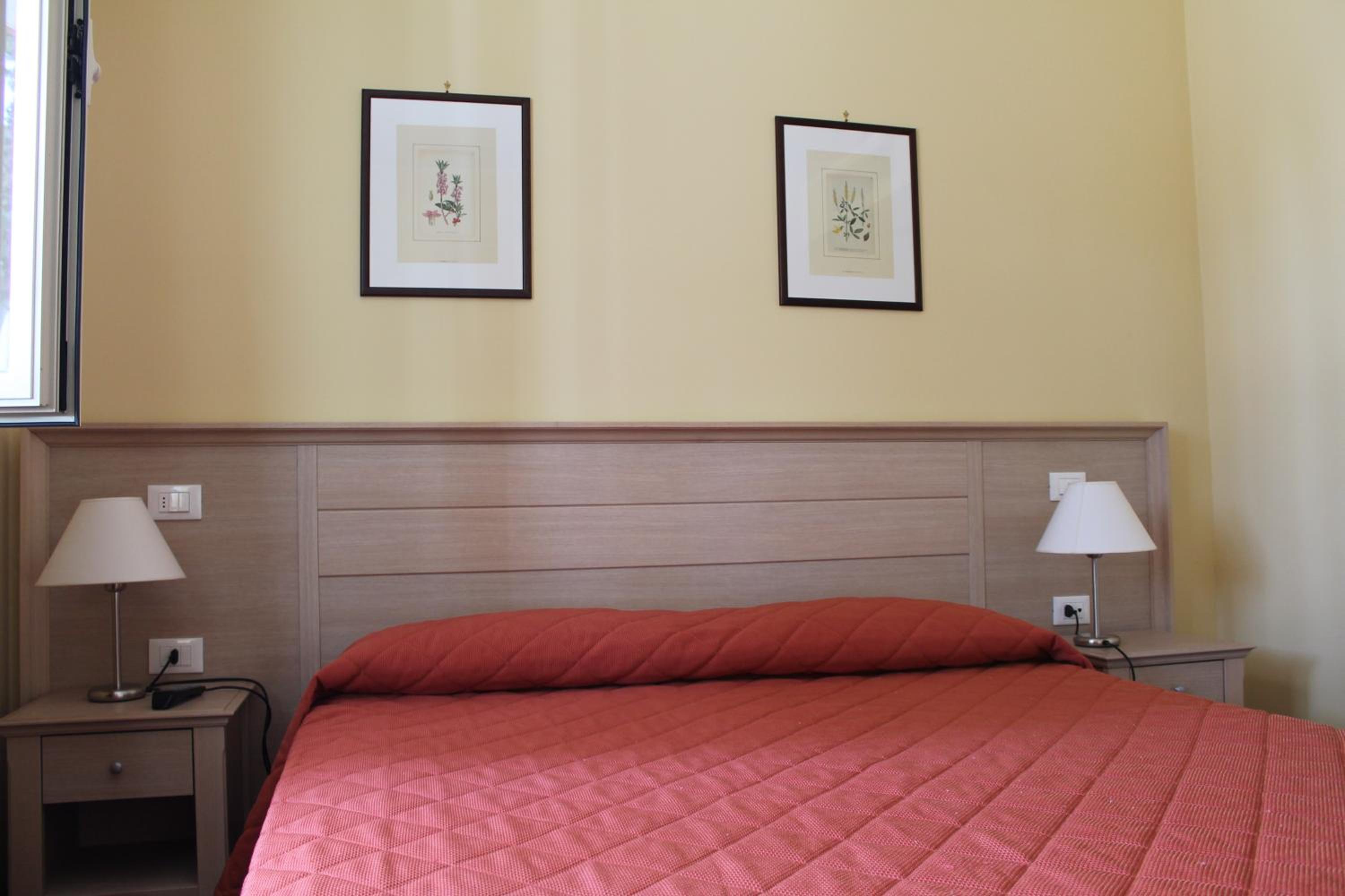 Economy Double or Twin Room photo 2