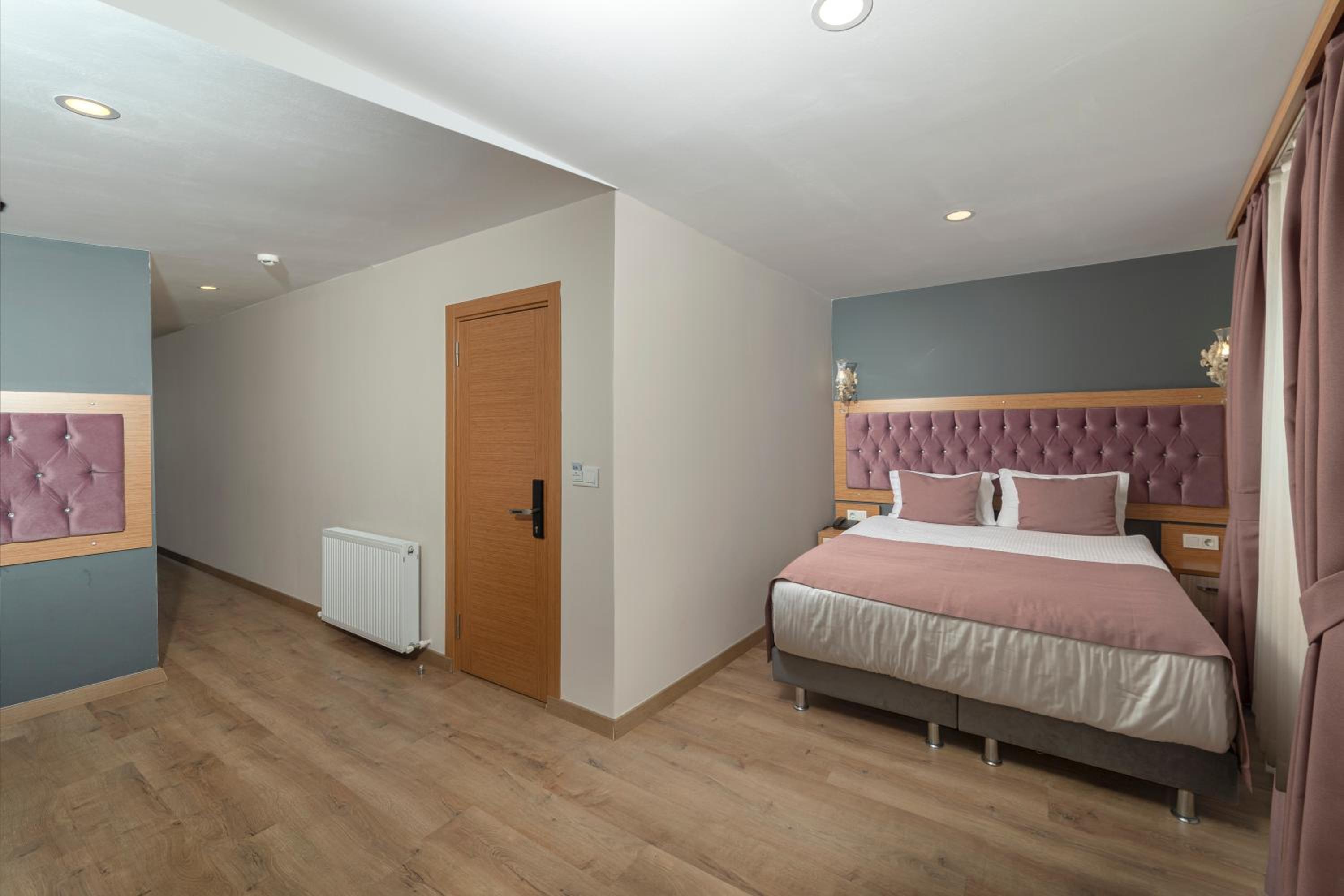 Quadruple Room with Balcony photo 1