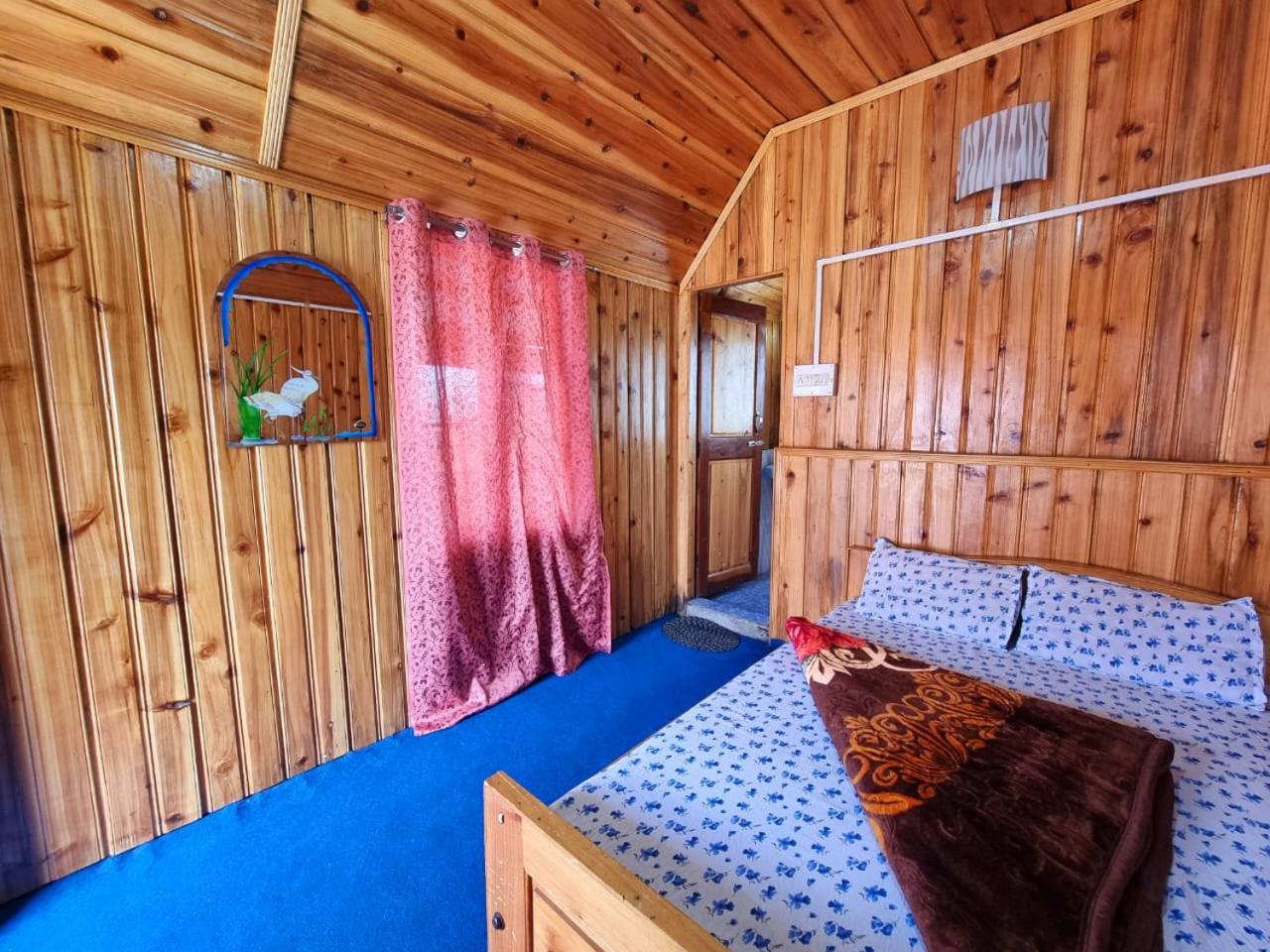 Deluxe Family Room photo 3