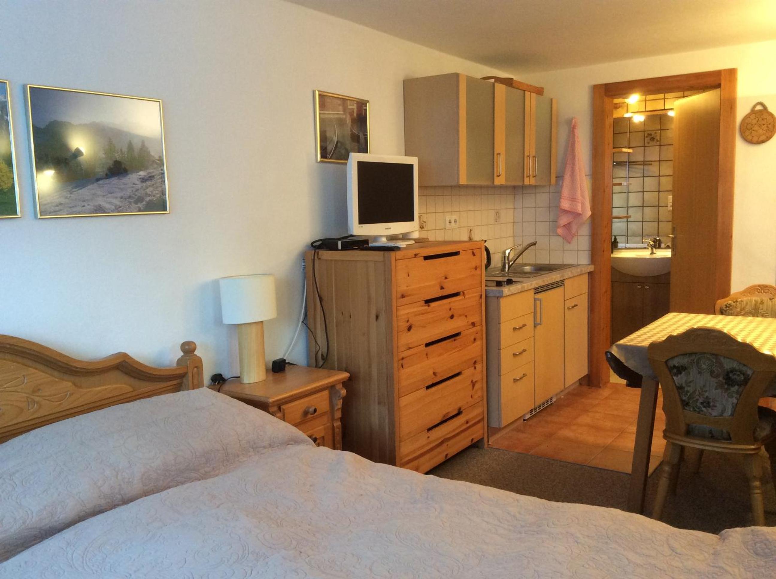 Double Room with Private Bathroom photo 1
