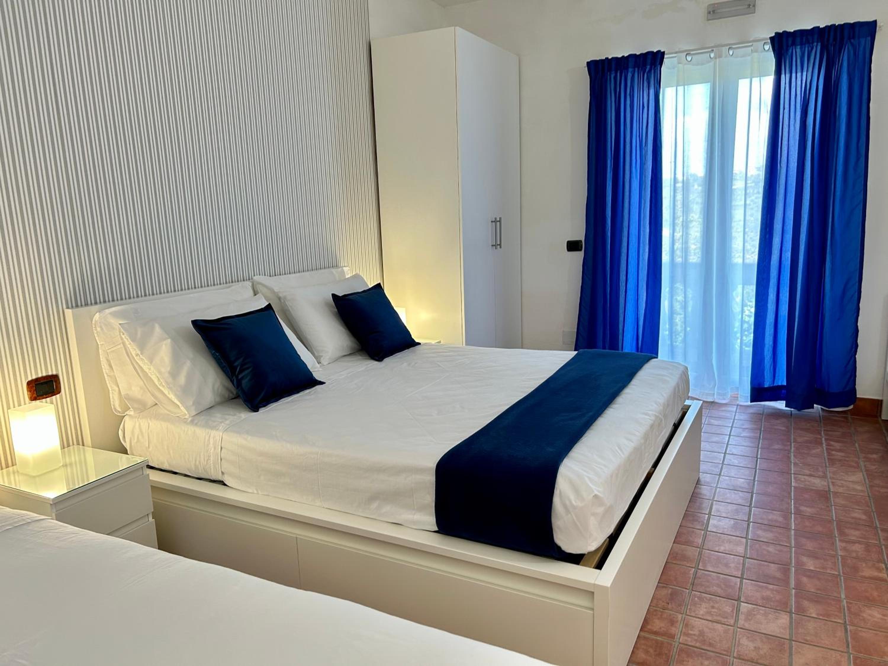 Quadruple Room with Sea View photo 2