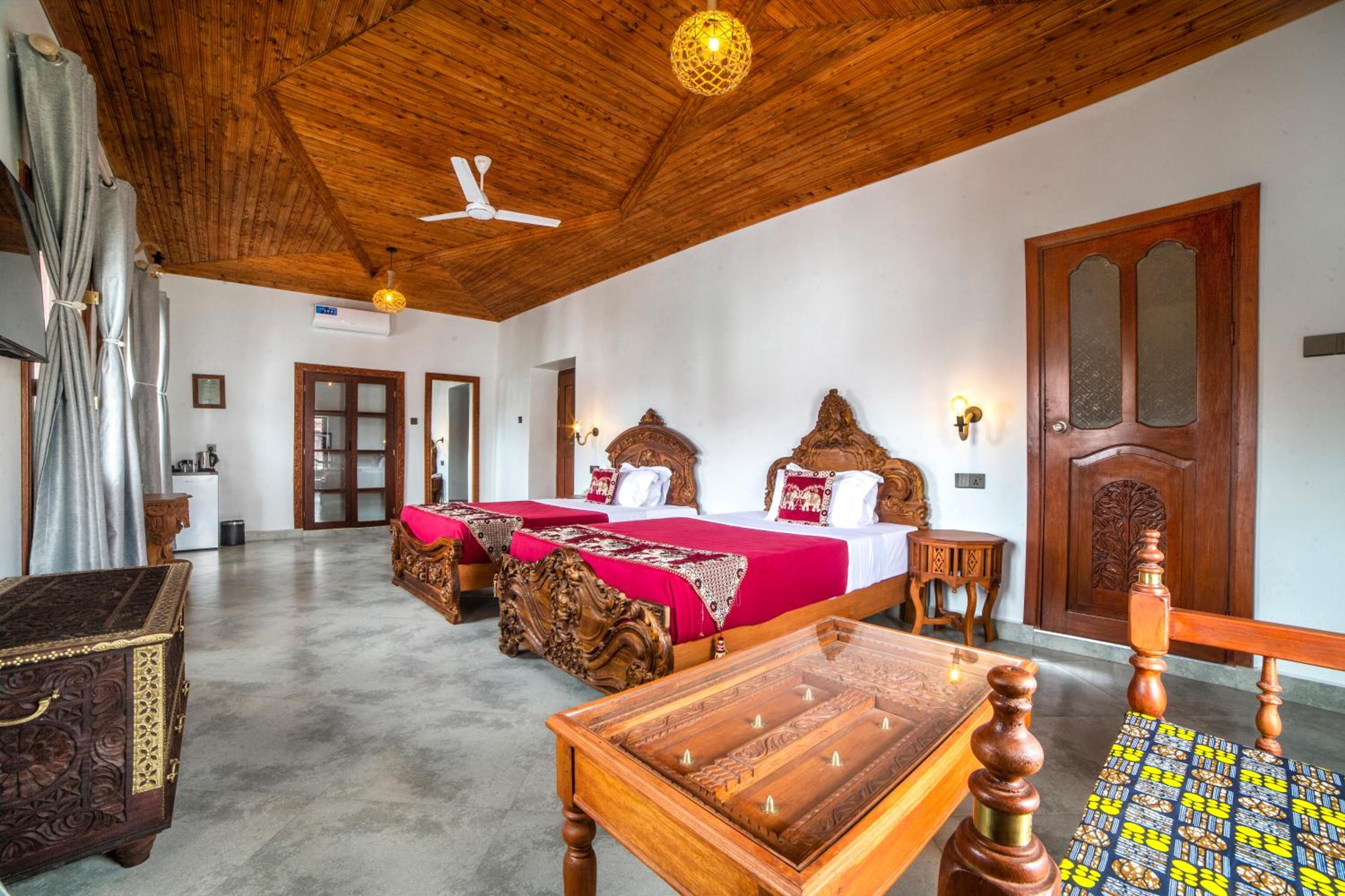 Twin Room with Balcony City View