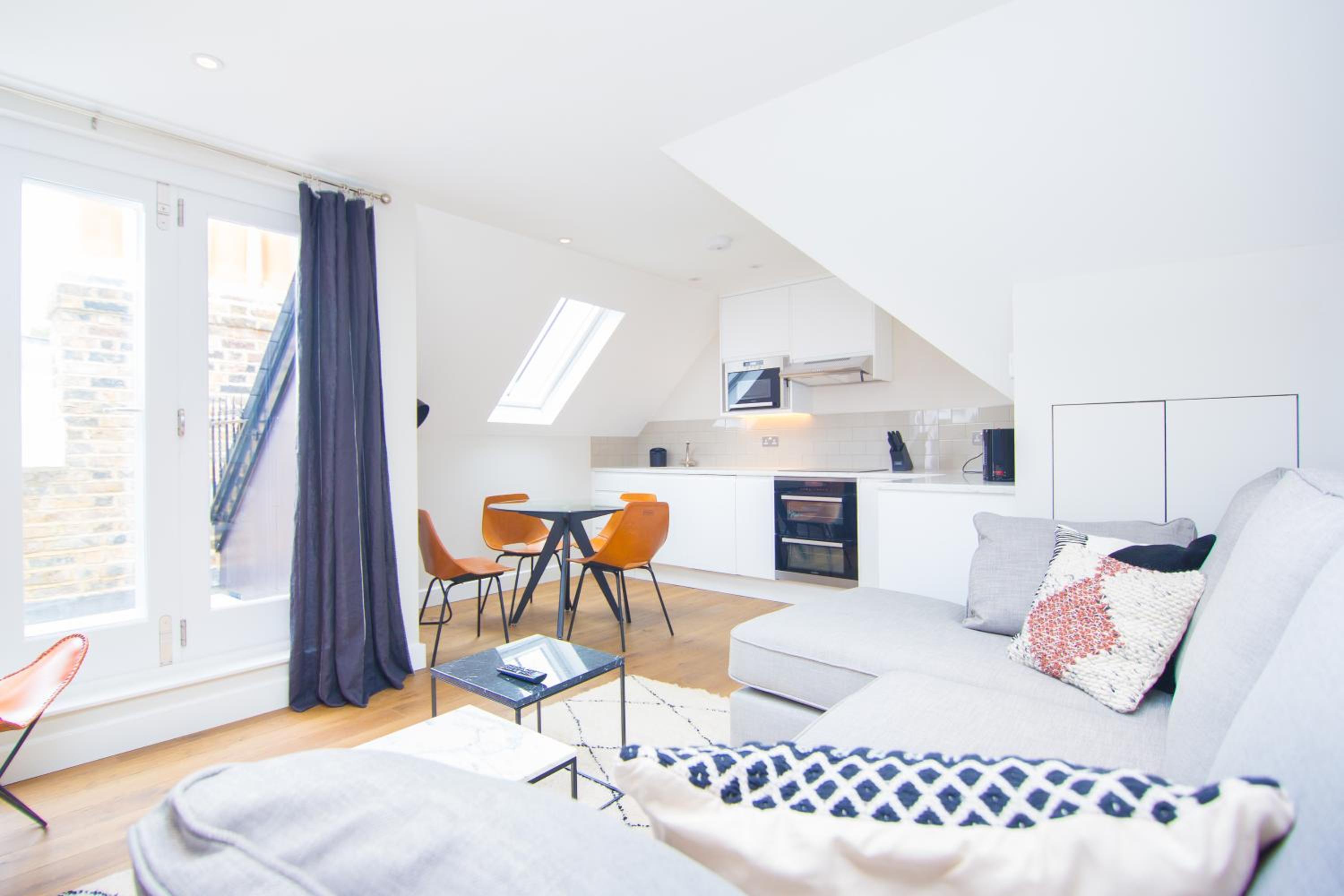 Apartment with Balcony photo 1