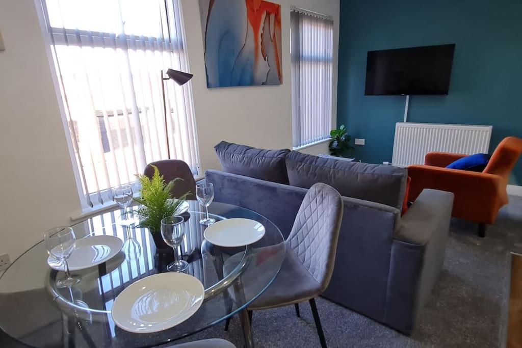 One-Bedroom Apartment photo 3