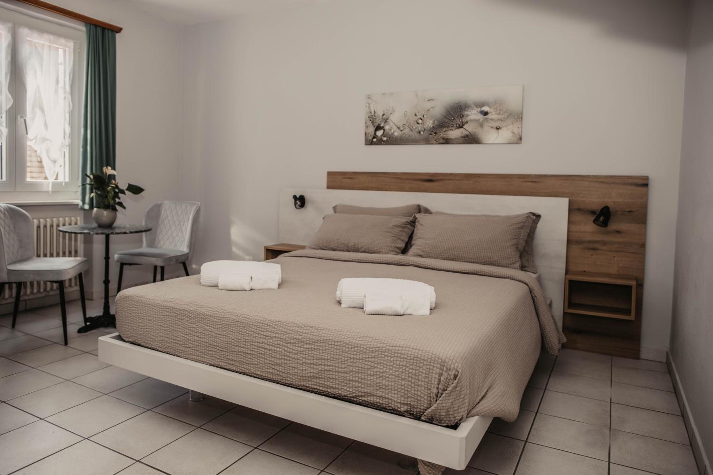 Standard Double Room - Photo 4