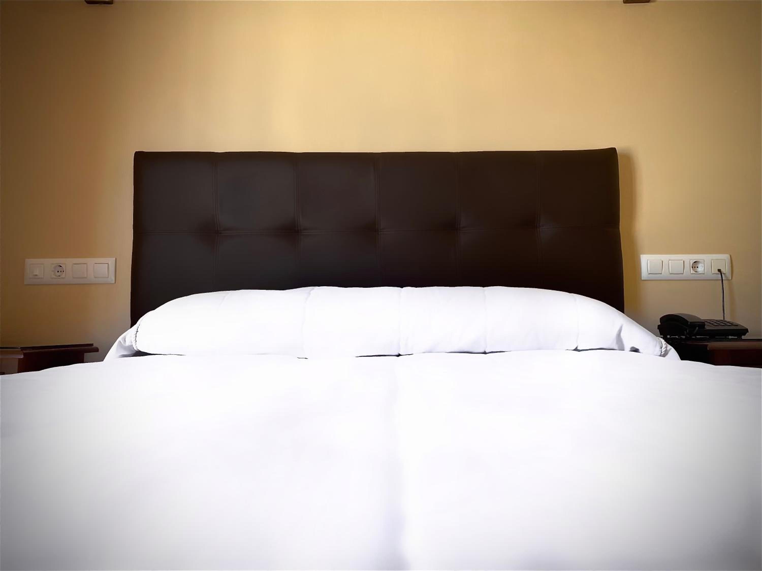 Standard Queen Room - Photo 1